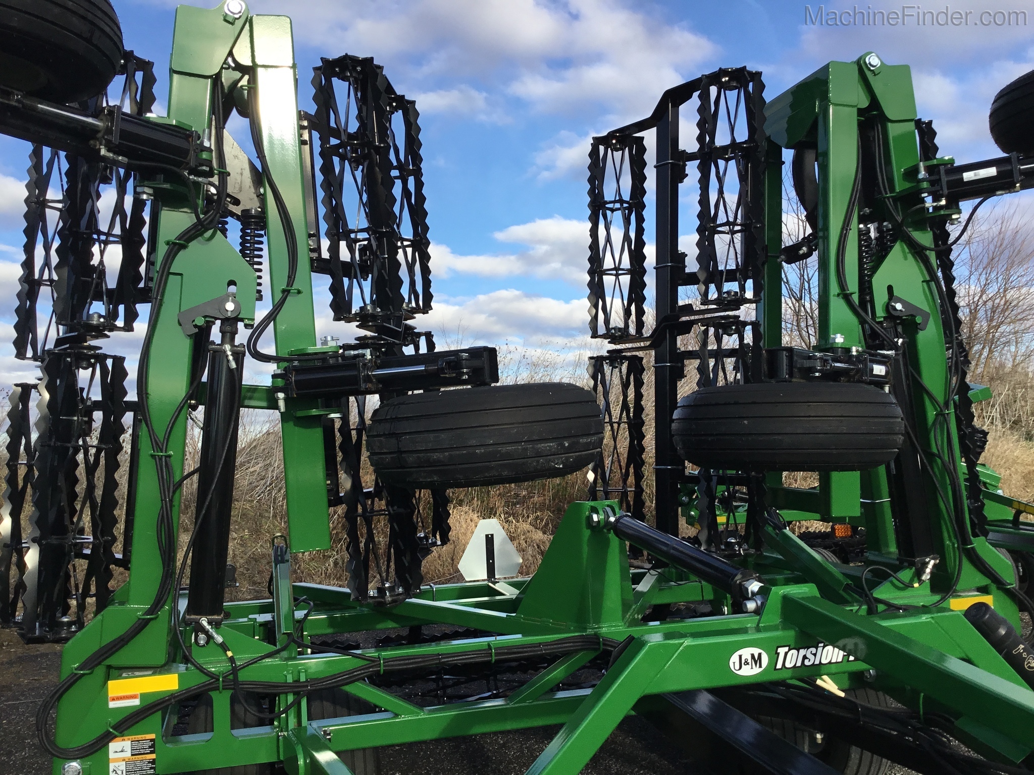 2019 J&M TF5S215-47 Image 2