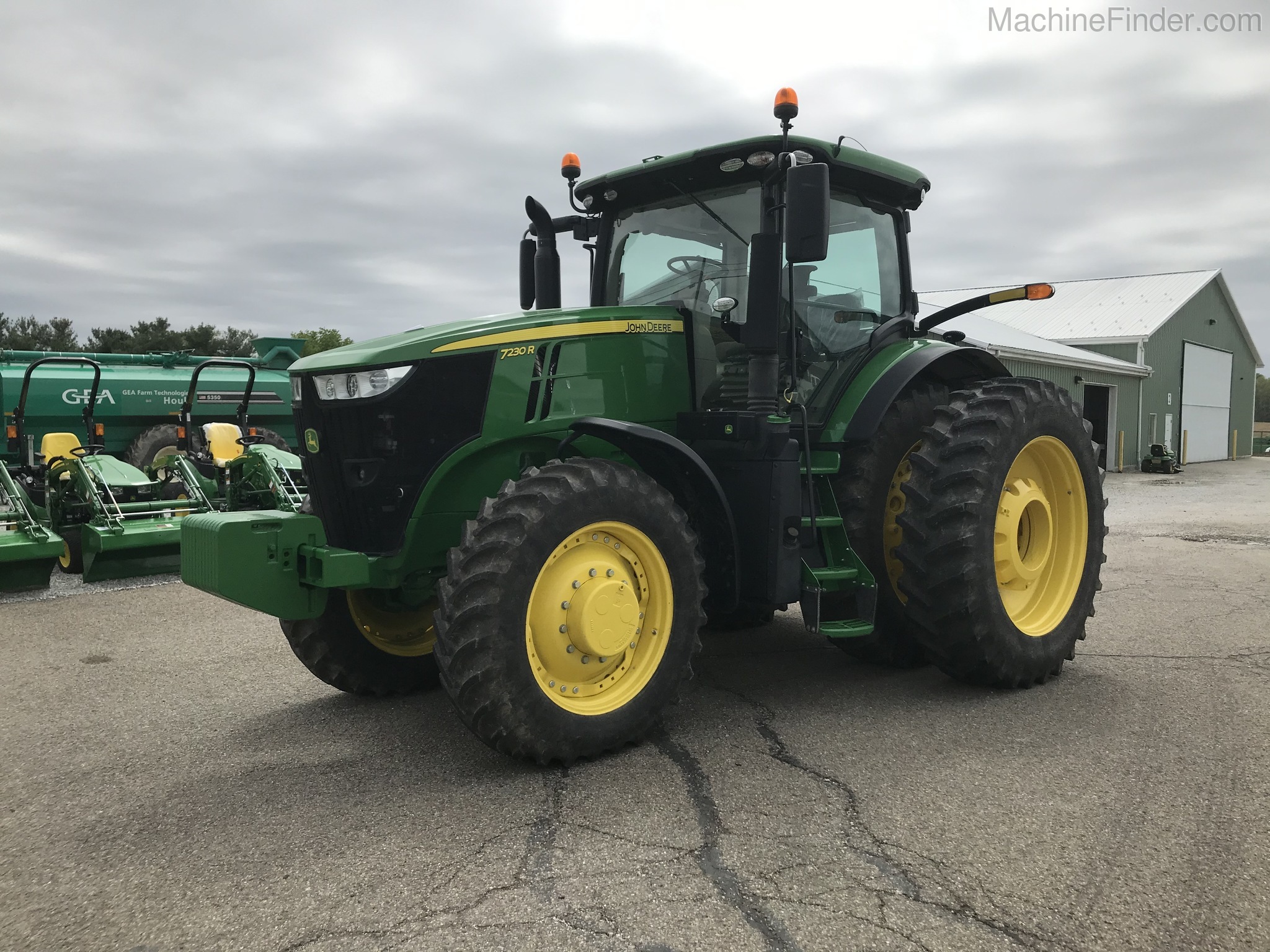 2019 John Deere 7230R Image 9
