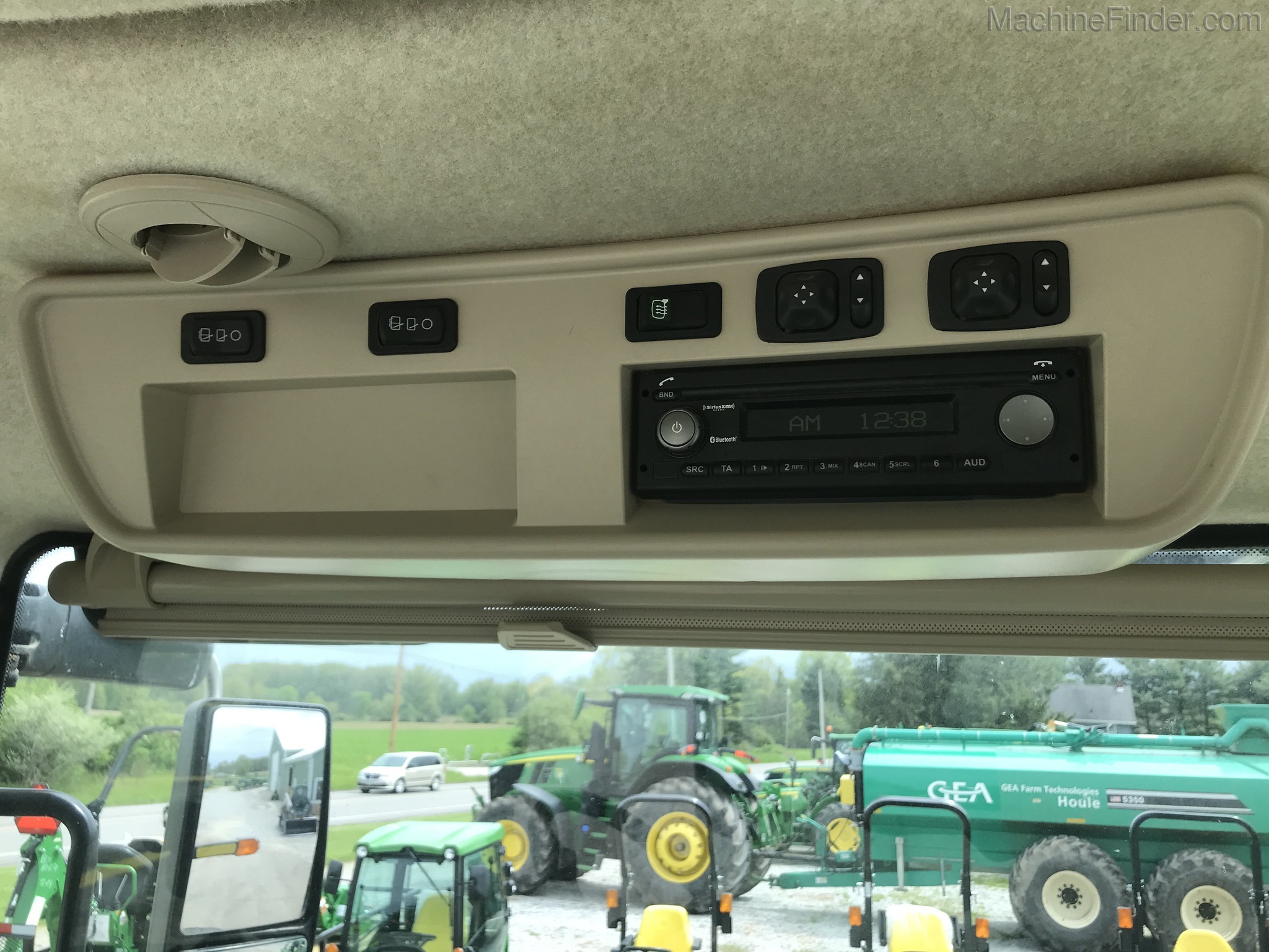 2019 John Deere 7230R Image 19
