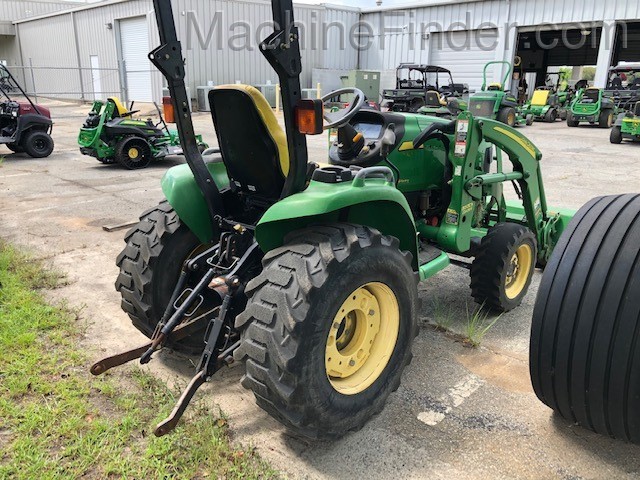 2012 John Deere 3320 Image 4