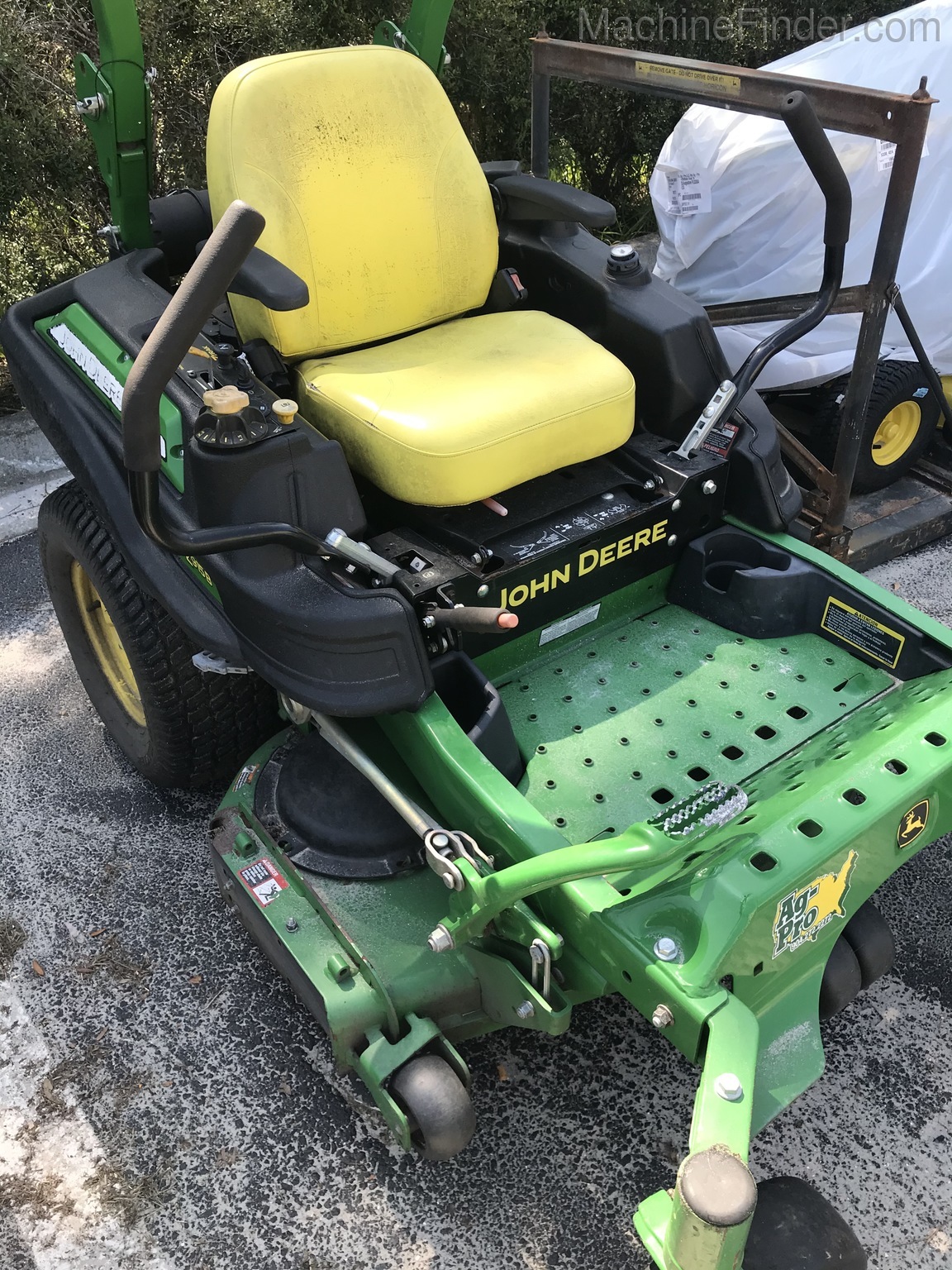 2015 John Deere Z915B Image 3