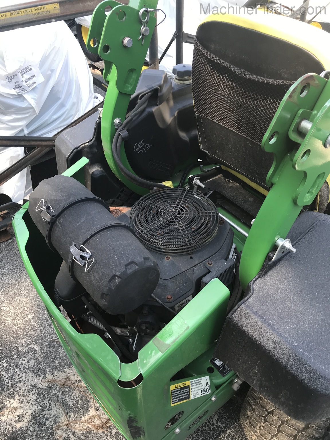 2015 John Deere Z915B Image 4