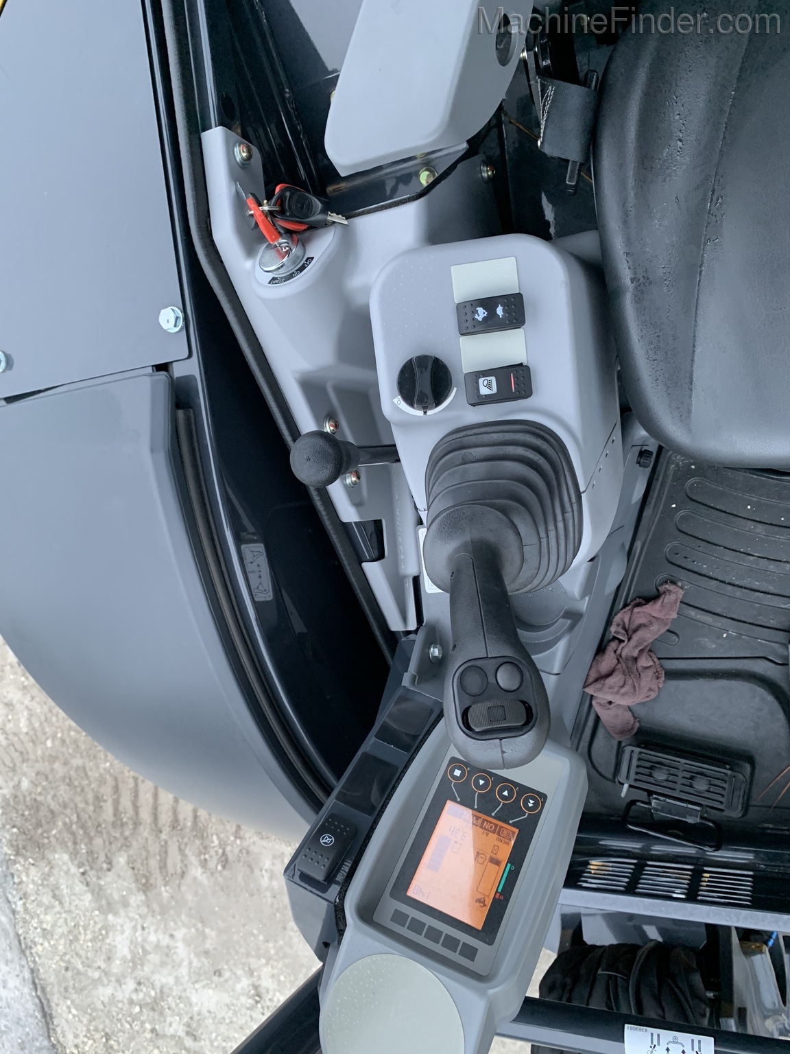 2020 John Deere 35G Image 10