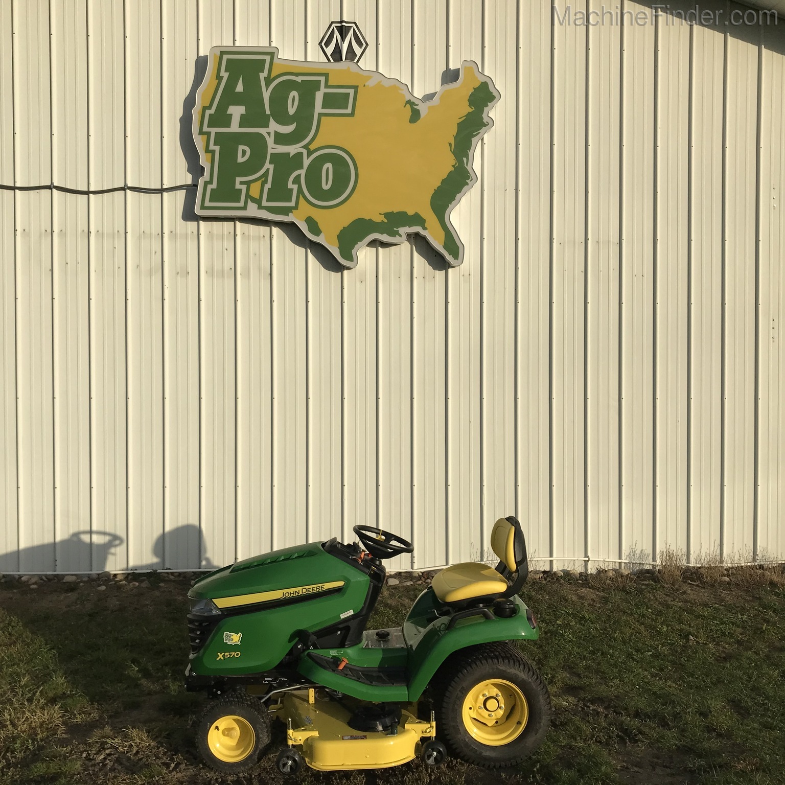 2020 John Deere X570 Image 2