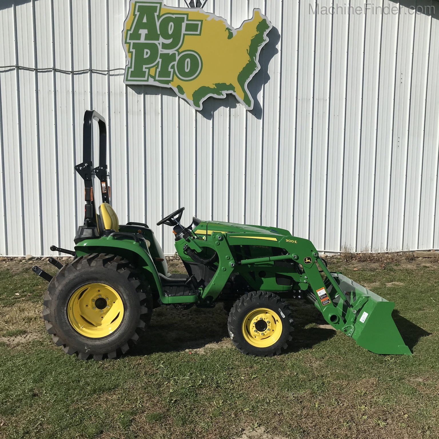 2020 John Deere 3038E Image 1