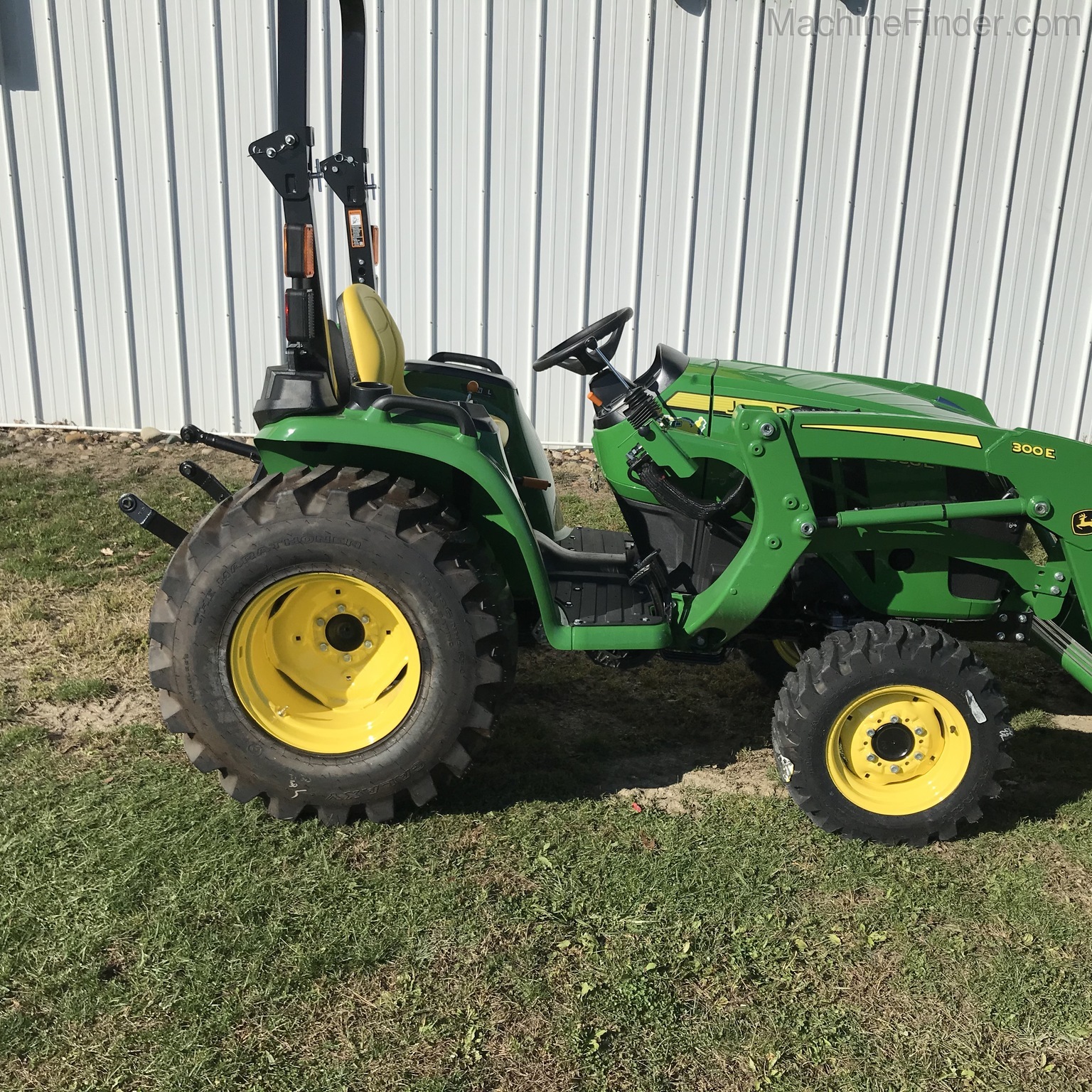2020 John Deere 3038E Image 2