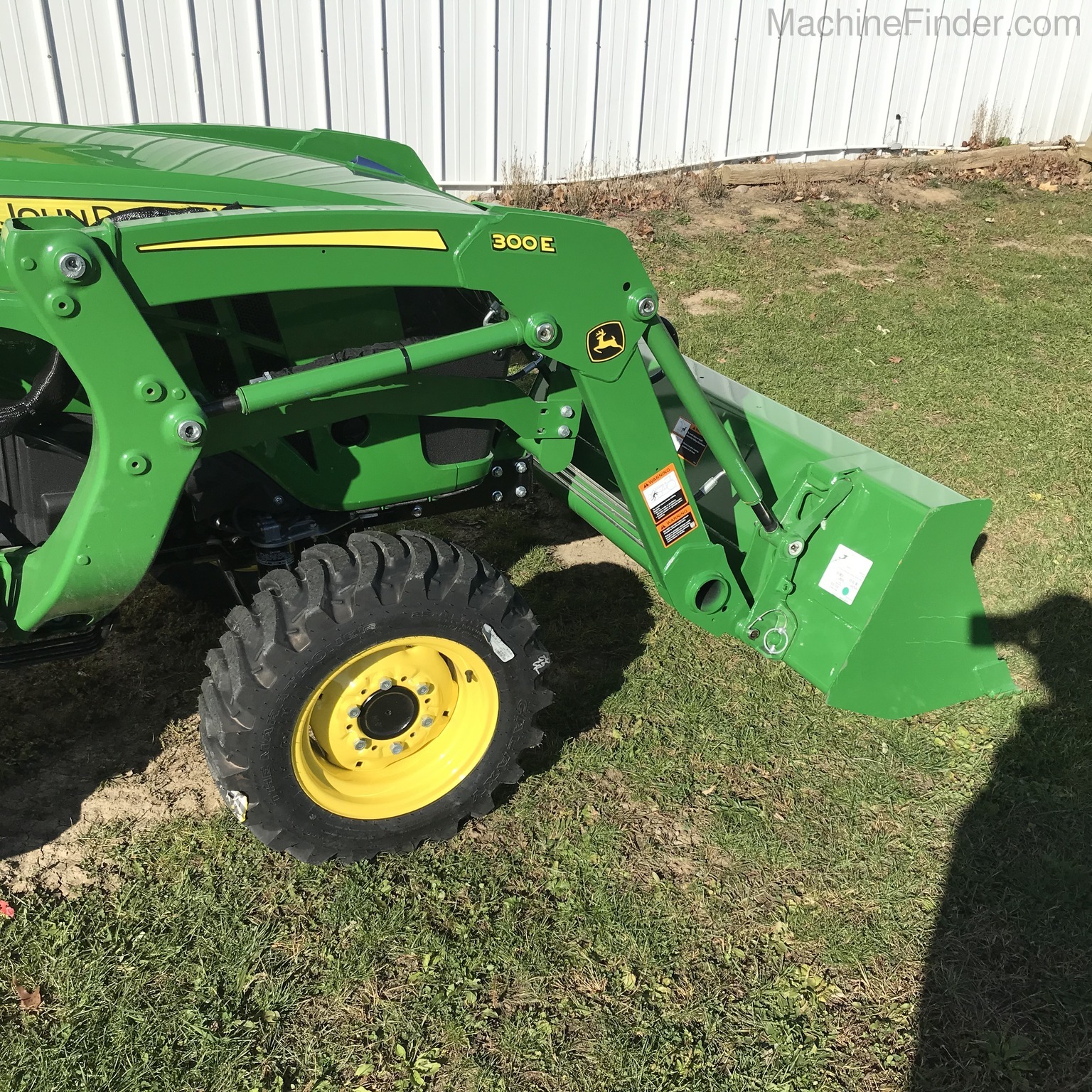 2020 John Deere 3038E Image 3