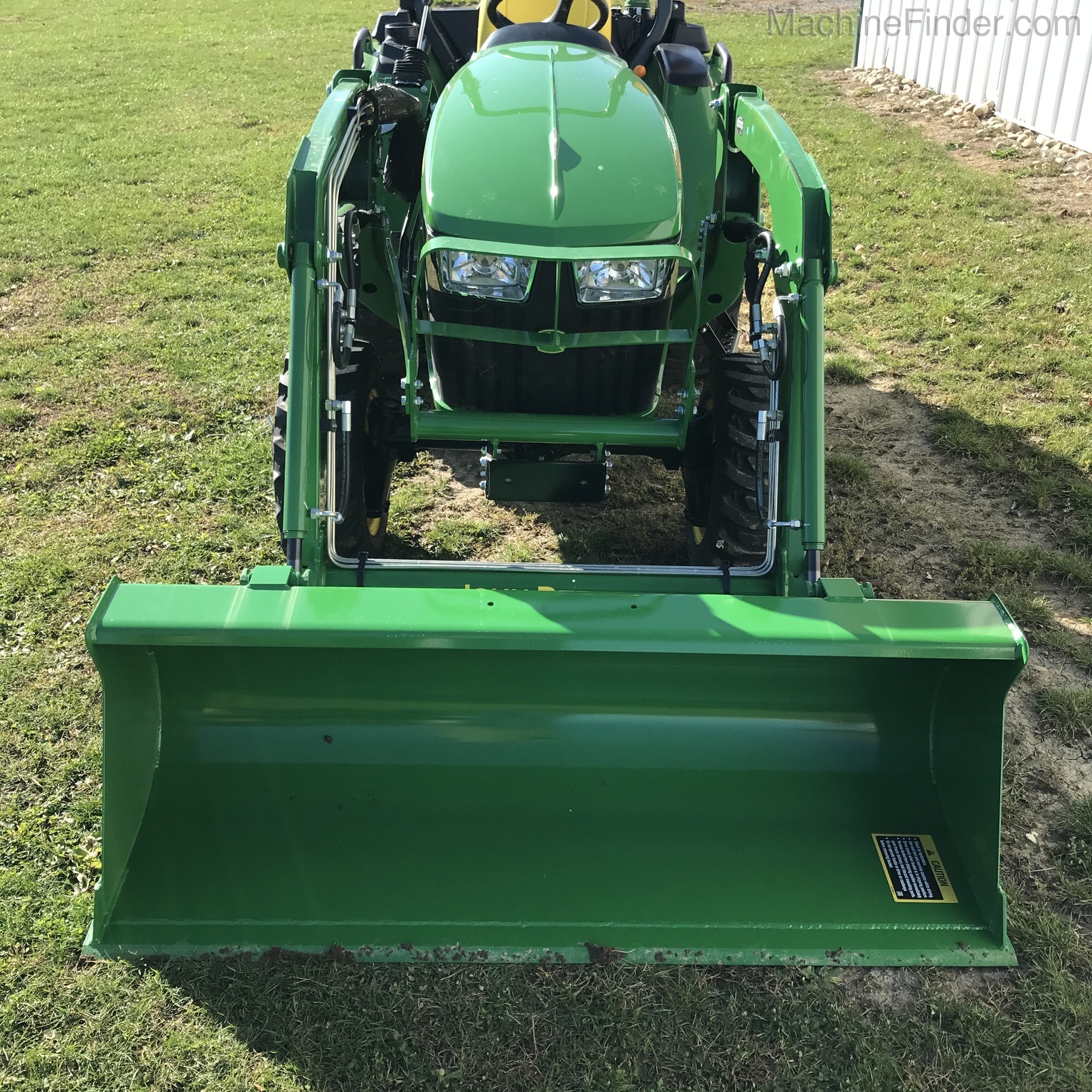 2020 John Deere 3038E Image 6
