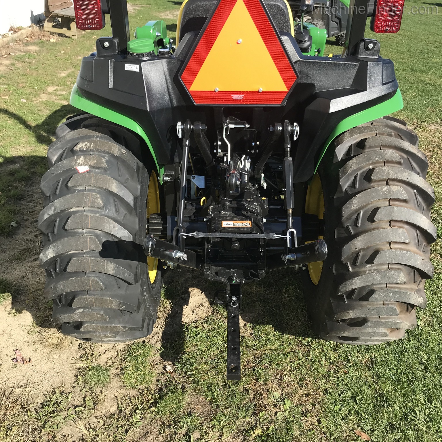 2020 John Deere 3038E Image 7