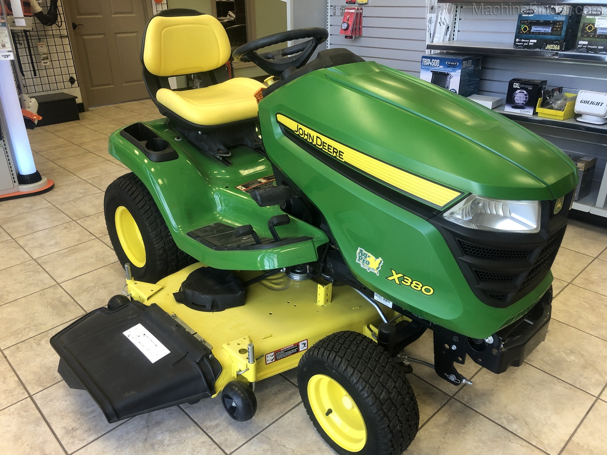 2018 John Deere X380 Image 1