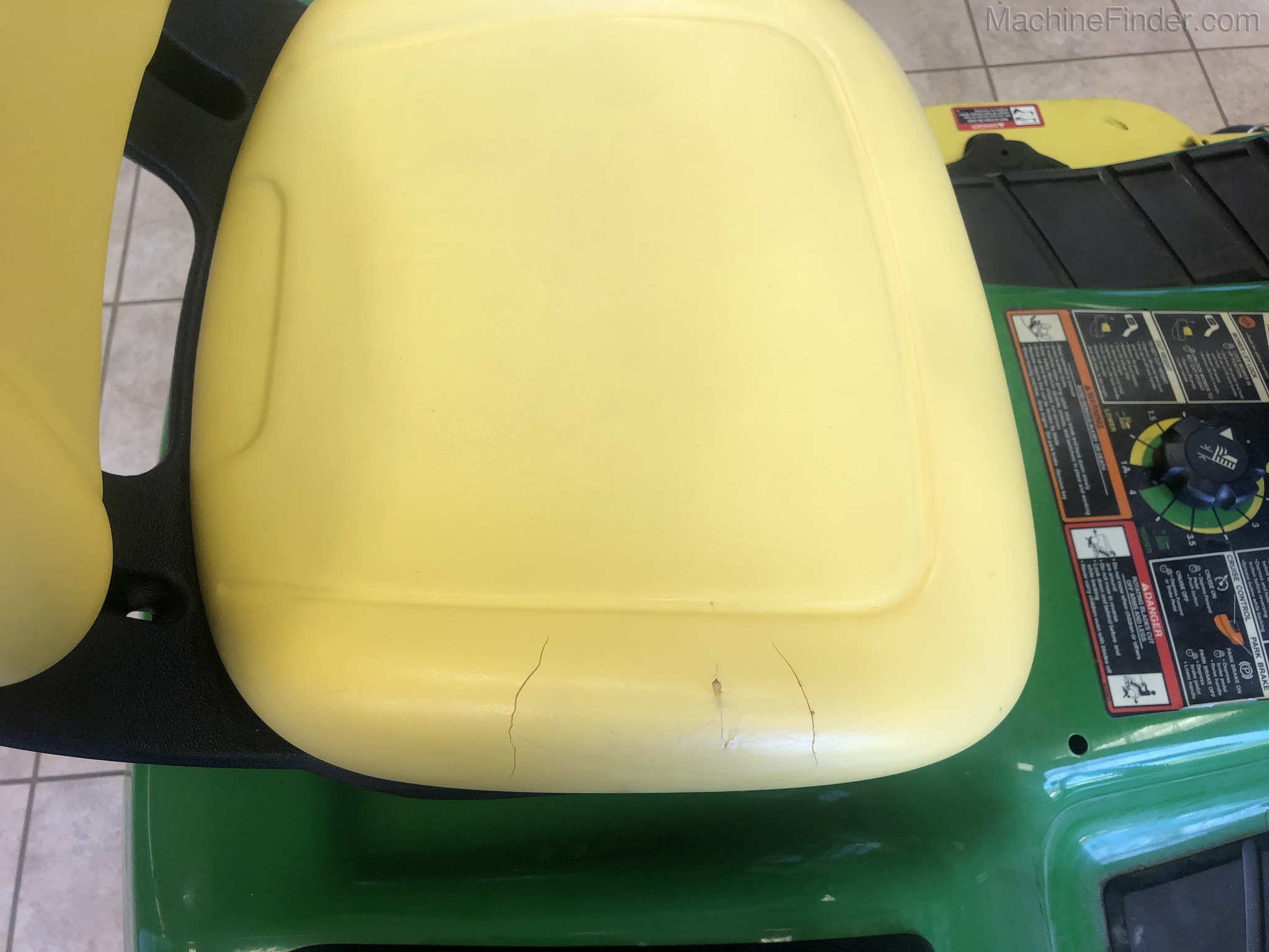 2018 John Deere X380 Image 4