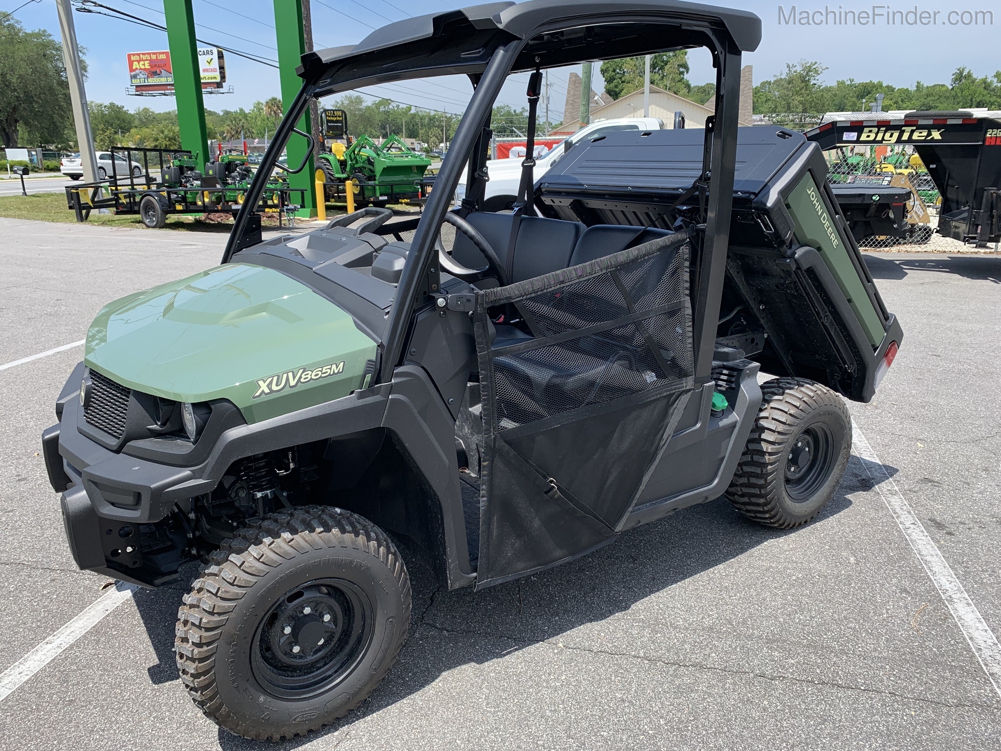 2021 John Deere 865M Image 3