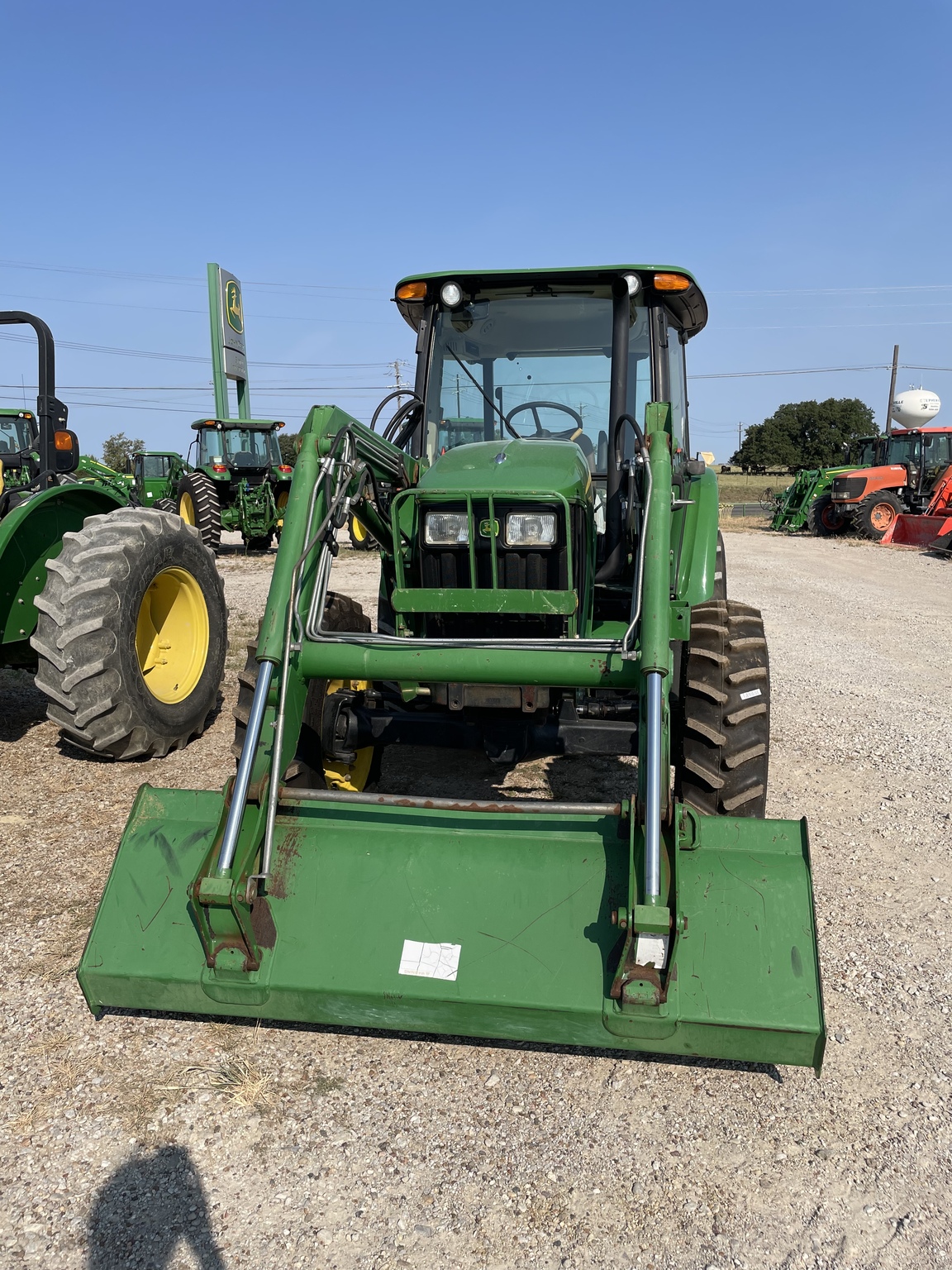 2011 John Deere 5083E Image 2
