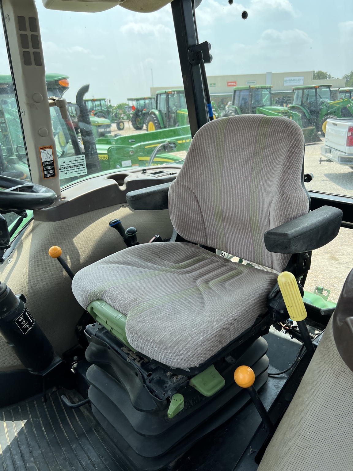 2012 John Deere 6115D Image 6
