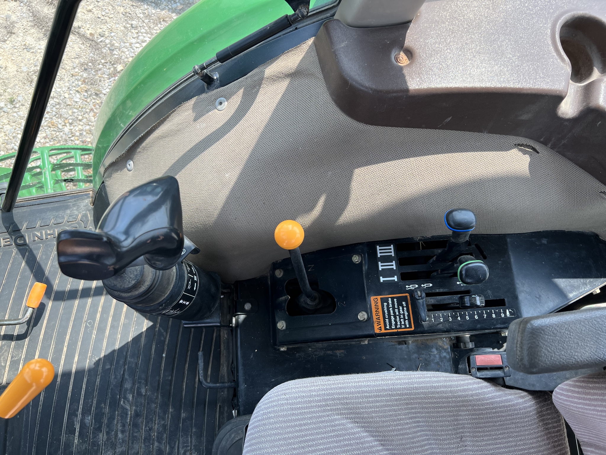 2012 John Deere 6115D Image 10