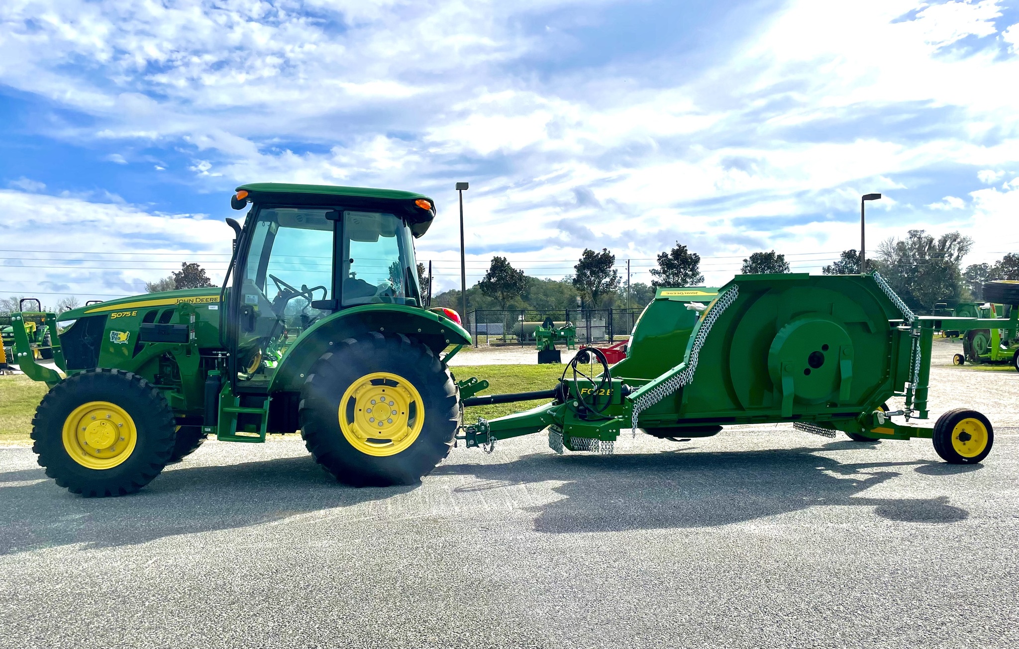 2023 John Deere 5075E Image 2