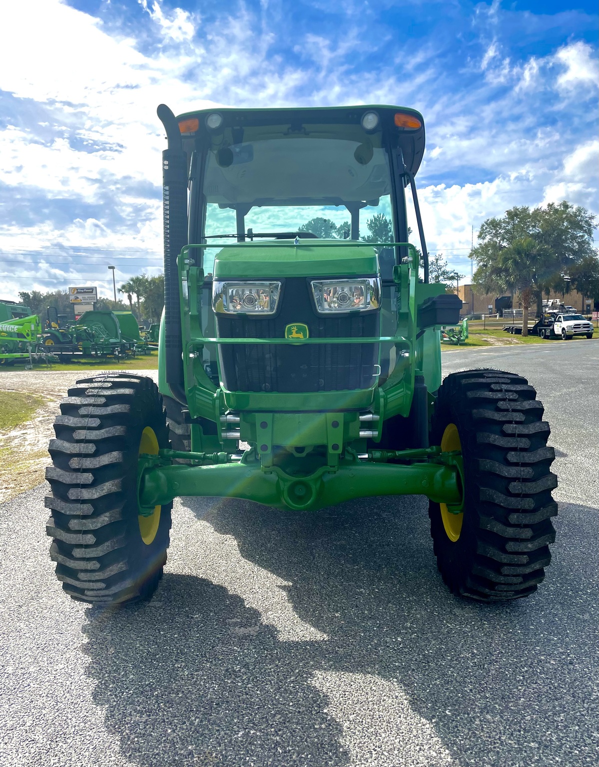 2023 John Deere 5075E Image 3