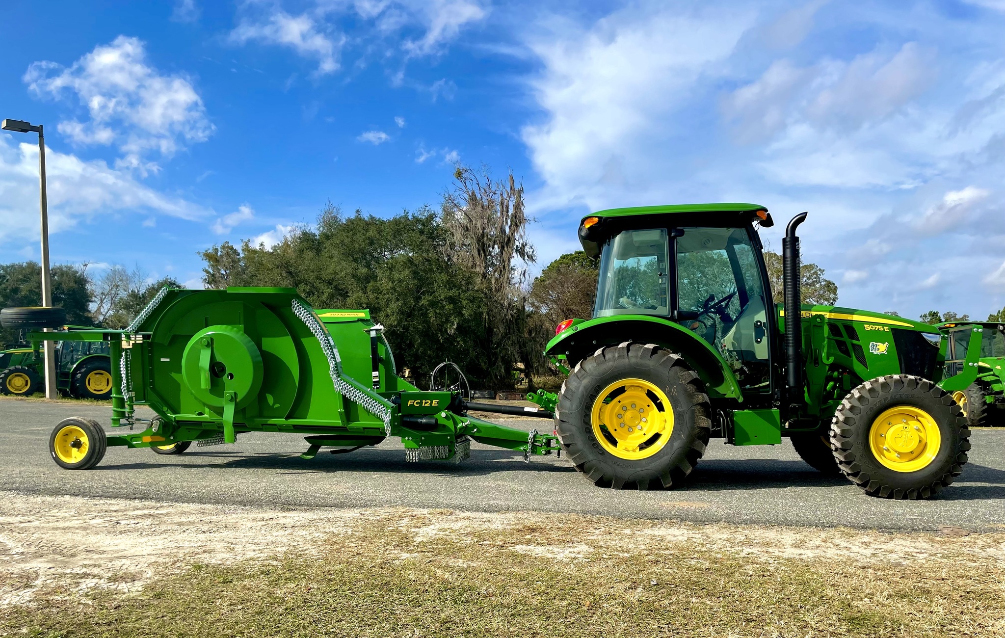2023 John Deere 5075E Image 5