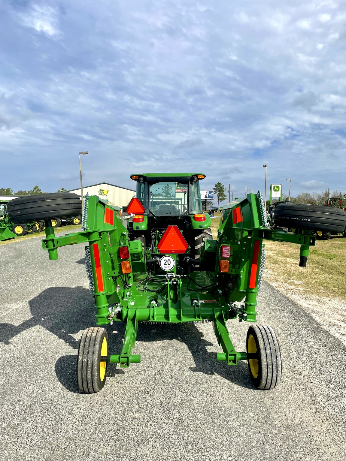 2023 John Deere 5075E Image 6