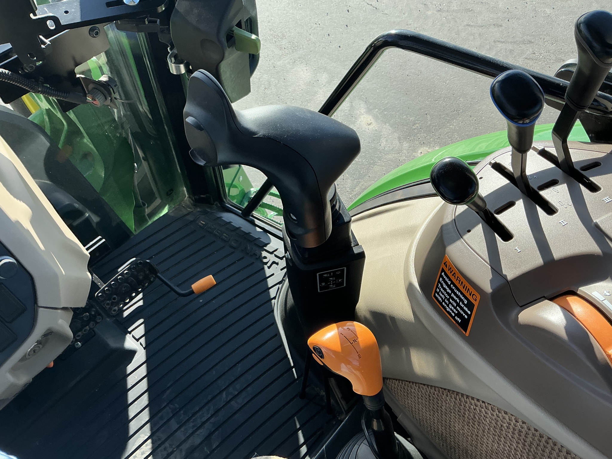 2023 John Deere 6120E Image 26