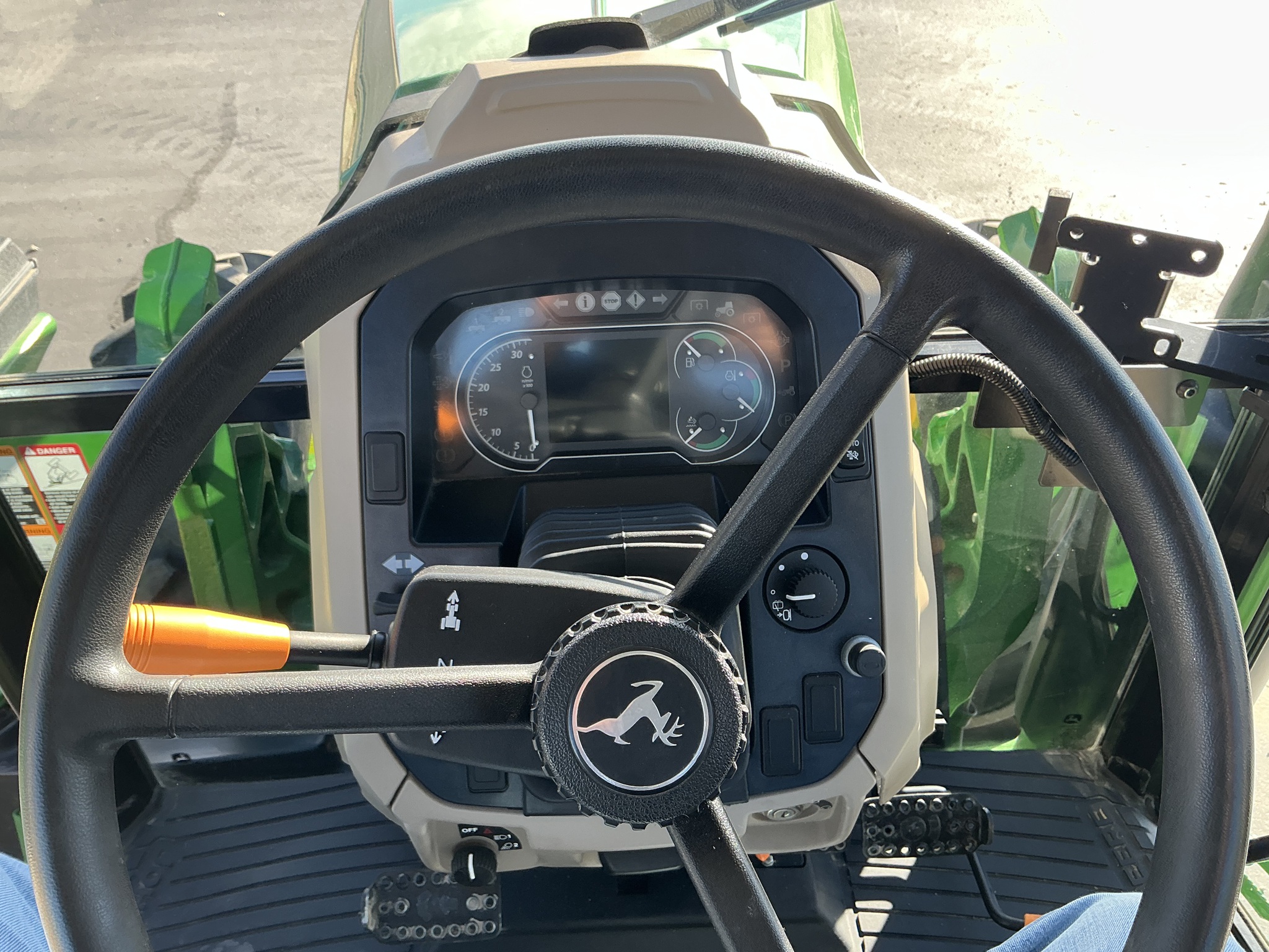 2023 John Deere 6120E Image 27