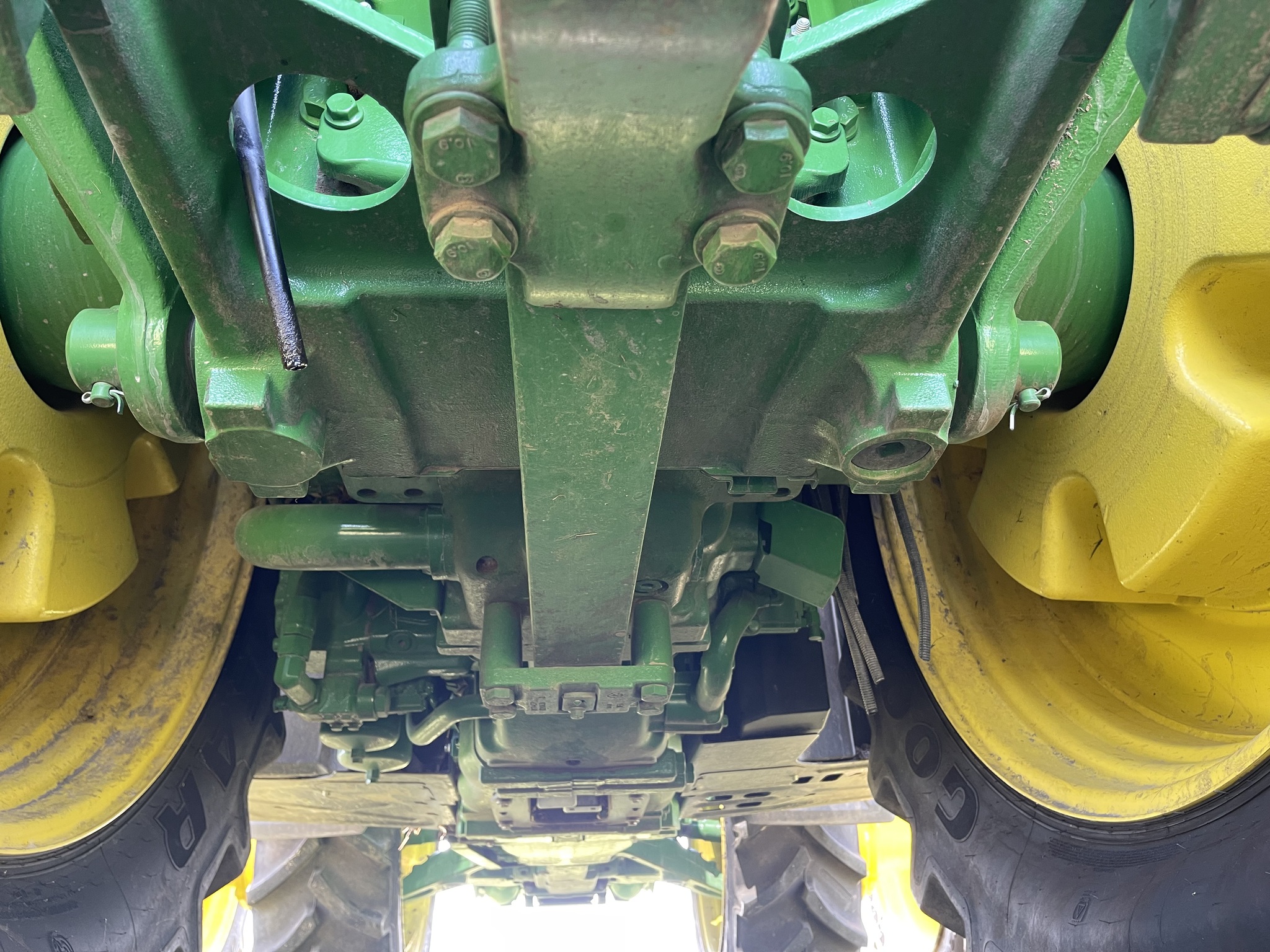  2023 John Deere 8R 340 at Heritage Tractor in Rockport, IL