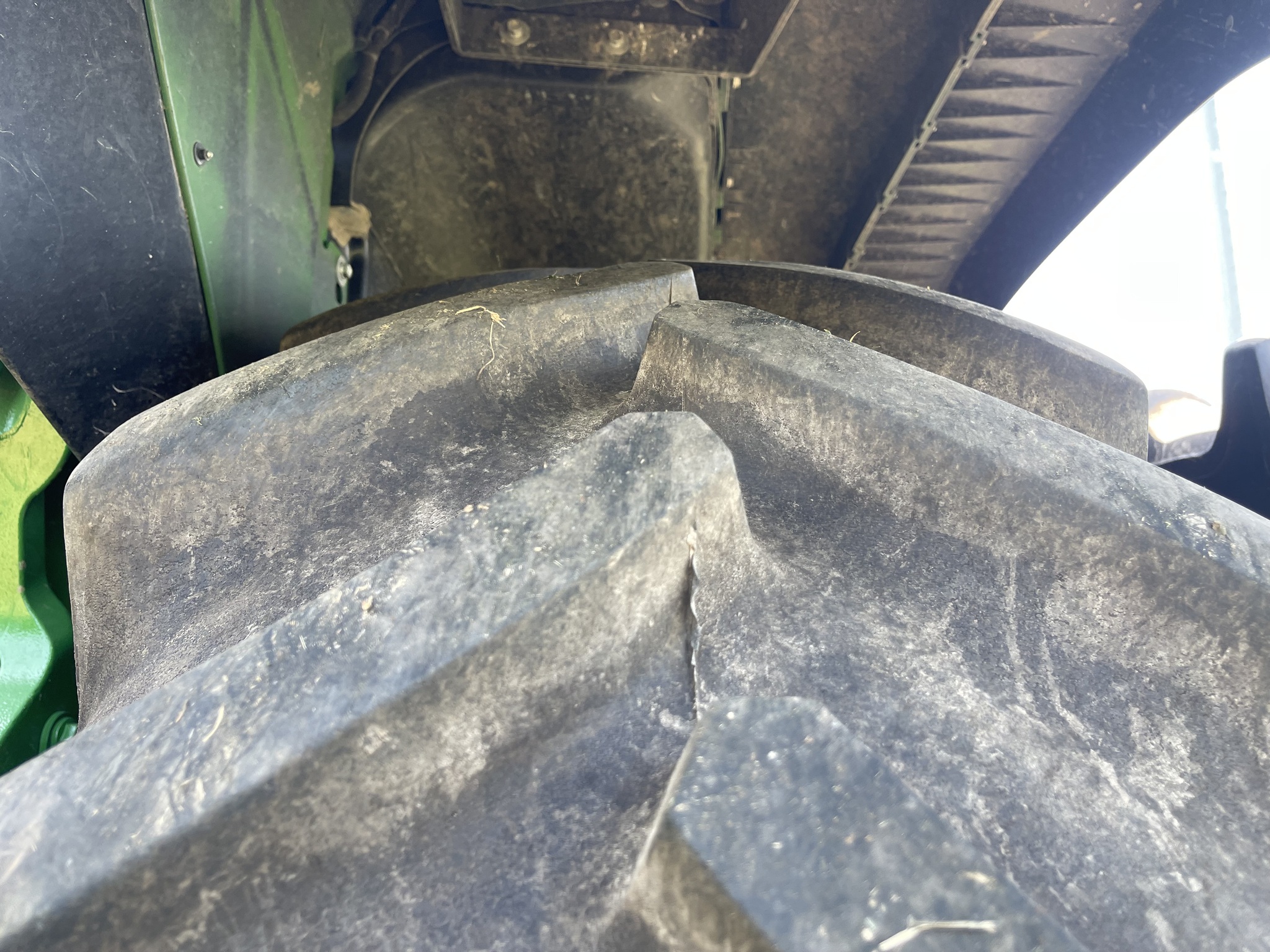  2023 John Deere 8R 340 at Heritage Tractor in Rockport, IL