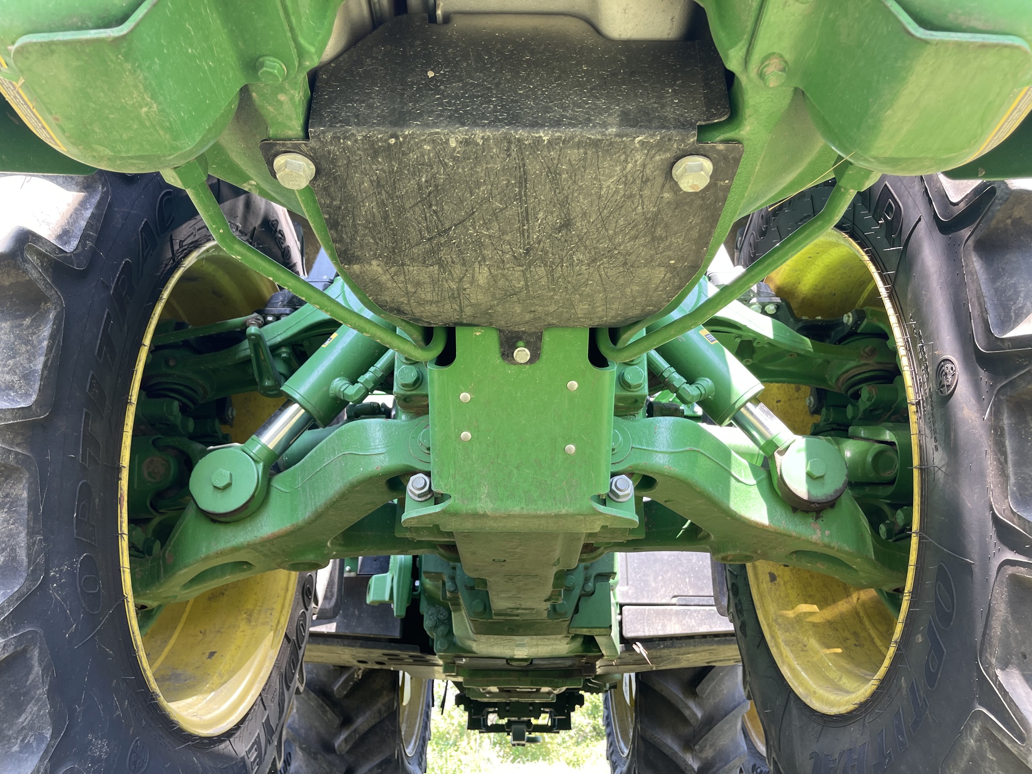  2023 John Deere 8R 340 at Heritage Tractor in Rockport, IL