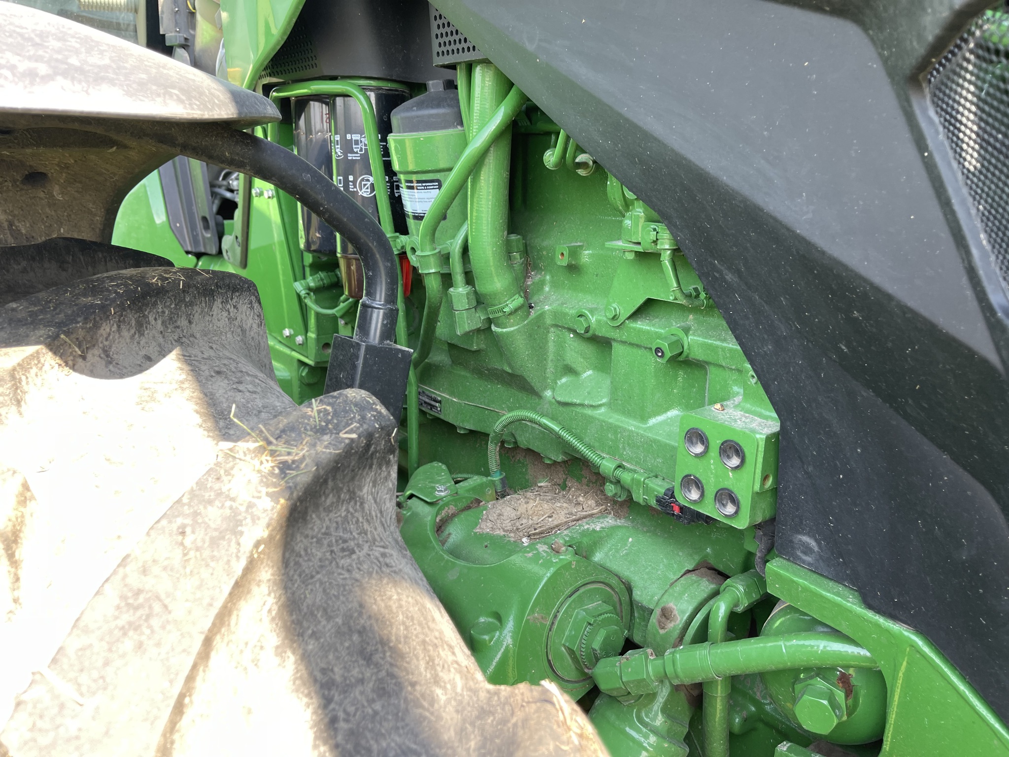  2023 John Deere 8R 340 at Heritage Tractor in Rockport, IL