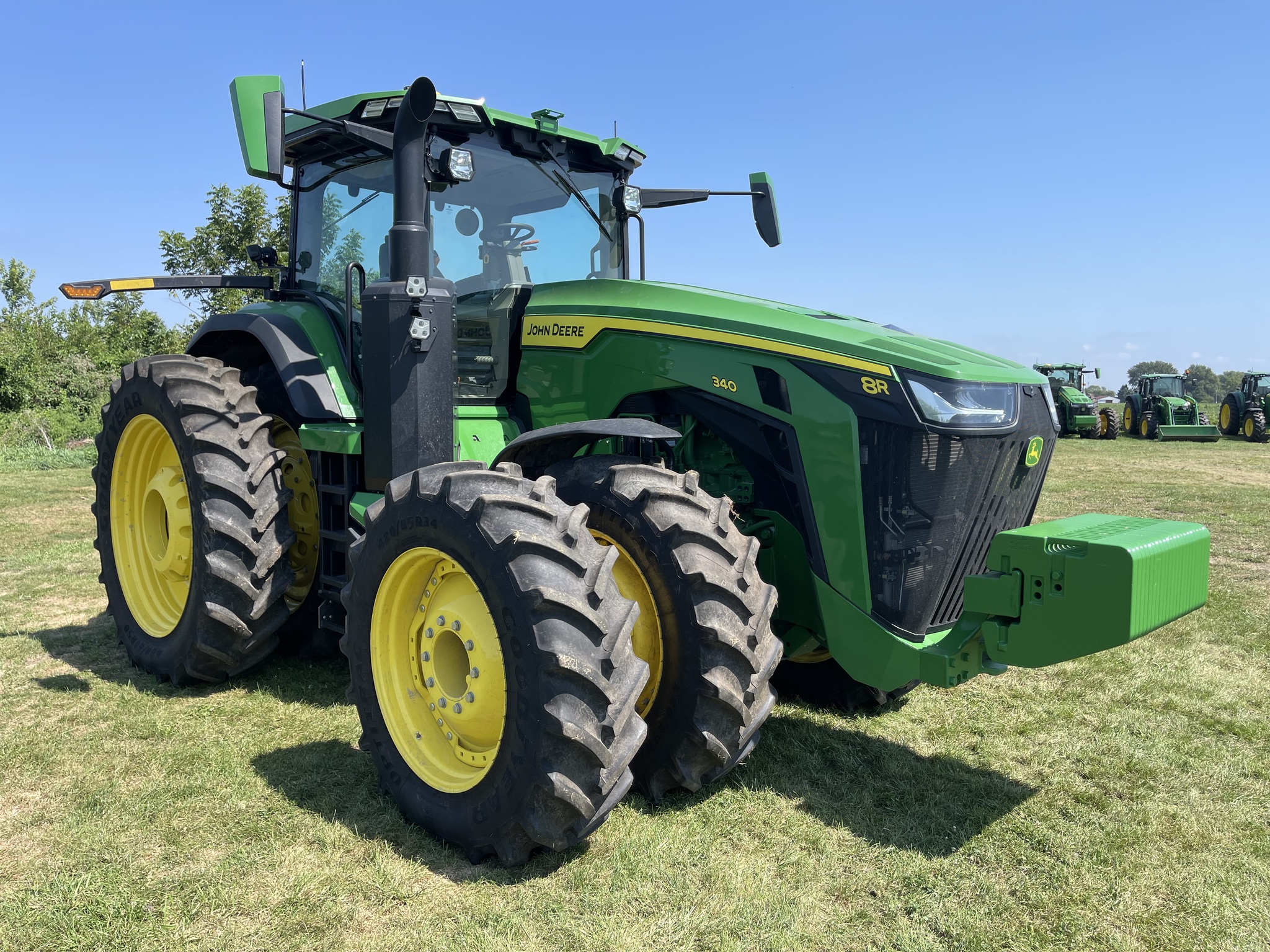  2023 John Deere 8R 340 at Heritage Tractor in Rockport, IL