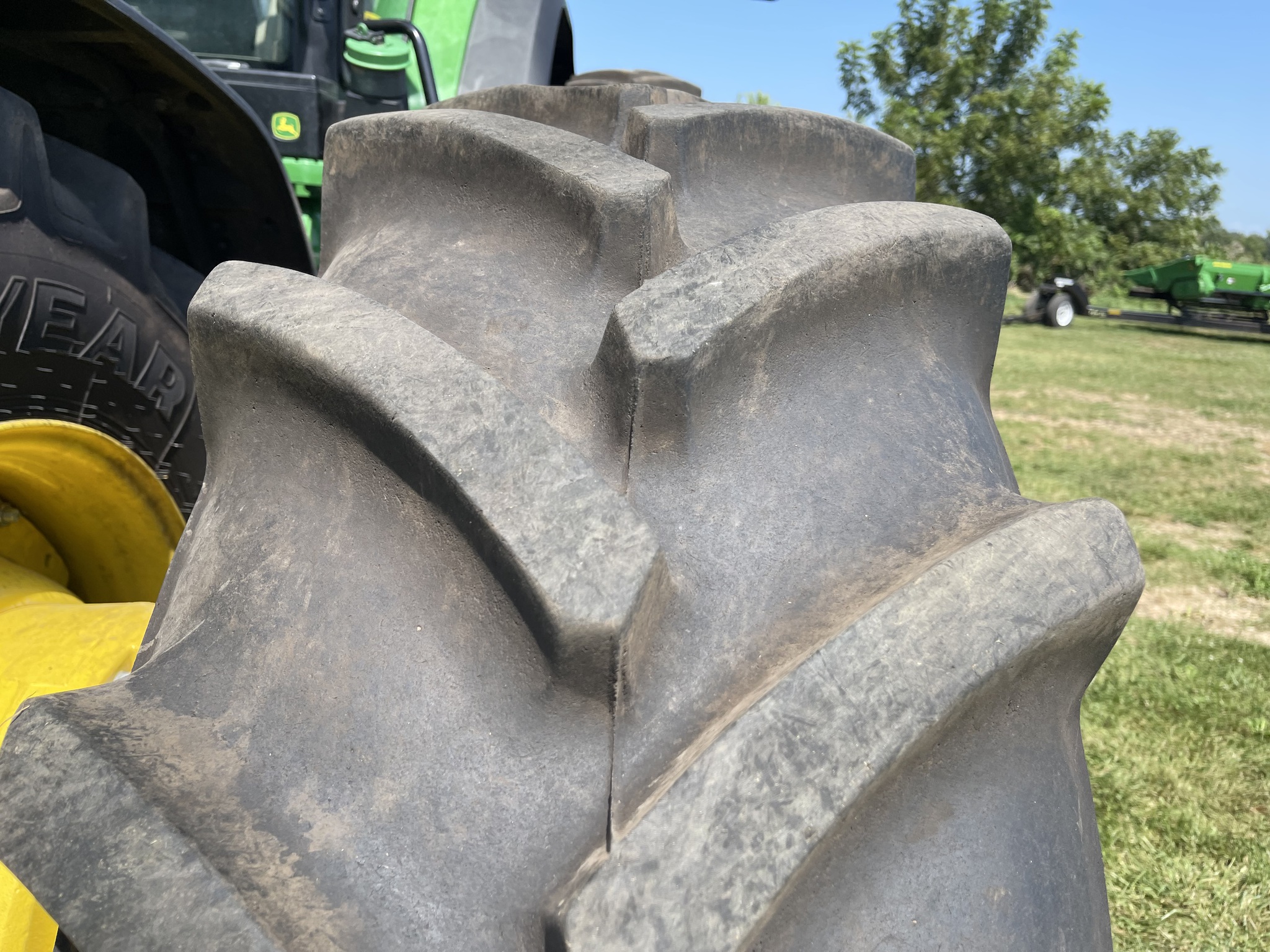  2023 John Deere 8R 340 at Heritage Tractor in Rockport, IL