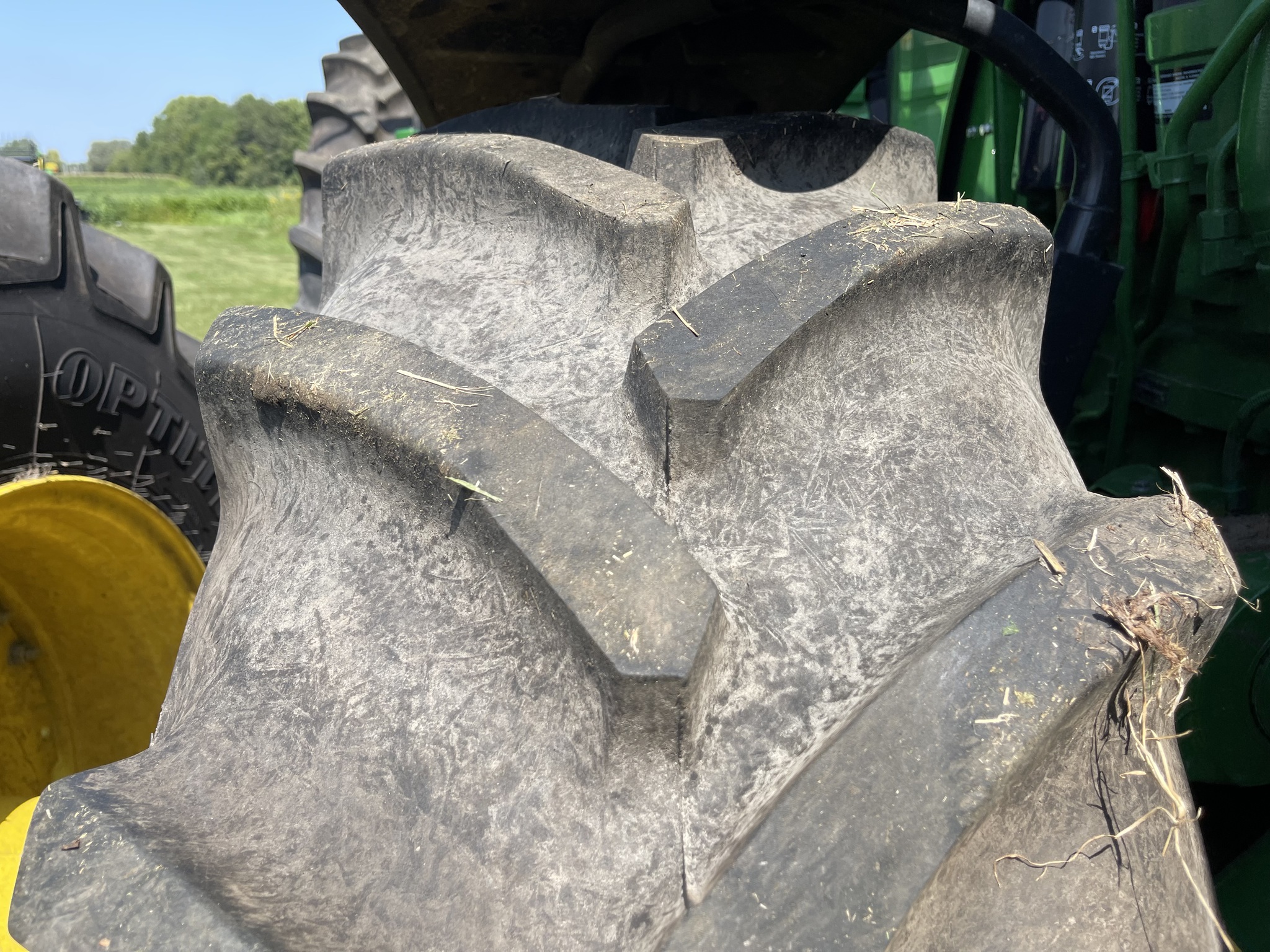 2023 John Deere 8R 340 at Heritage Tractor in Rockport, IL