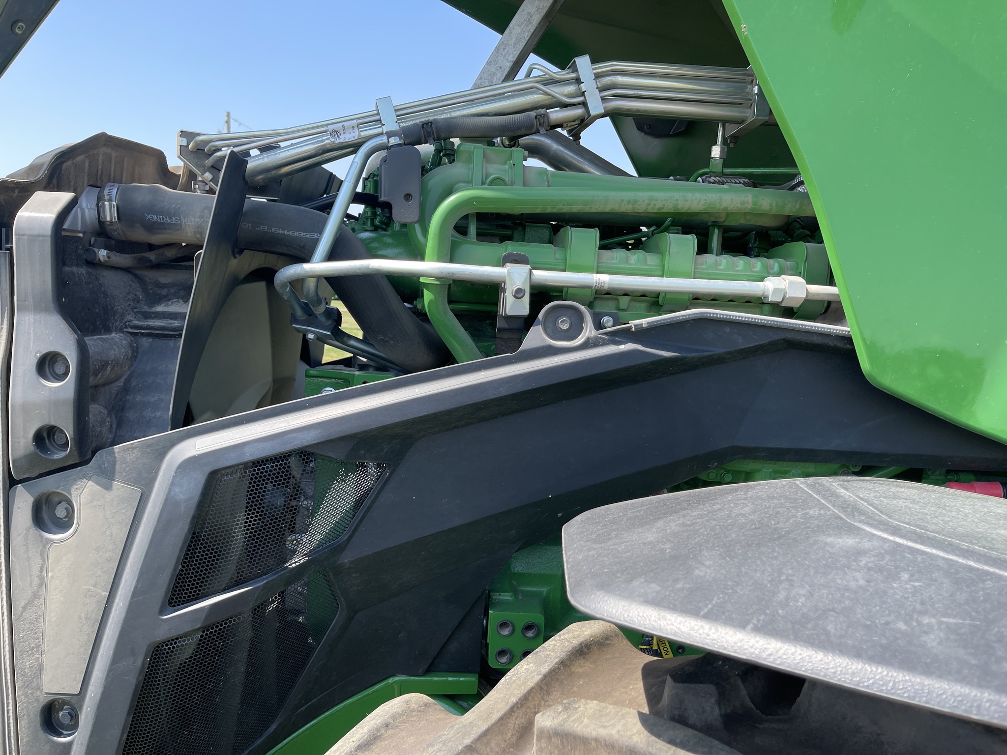  2023 John Deere 8R 340 at Heritage Tractor in Rockport, IL