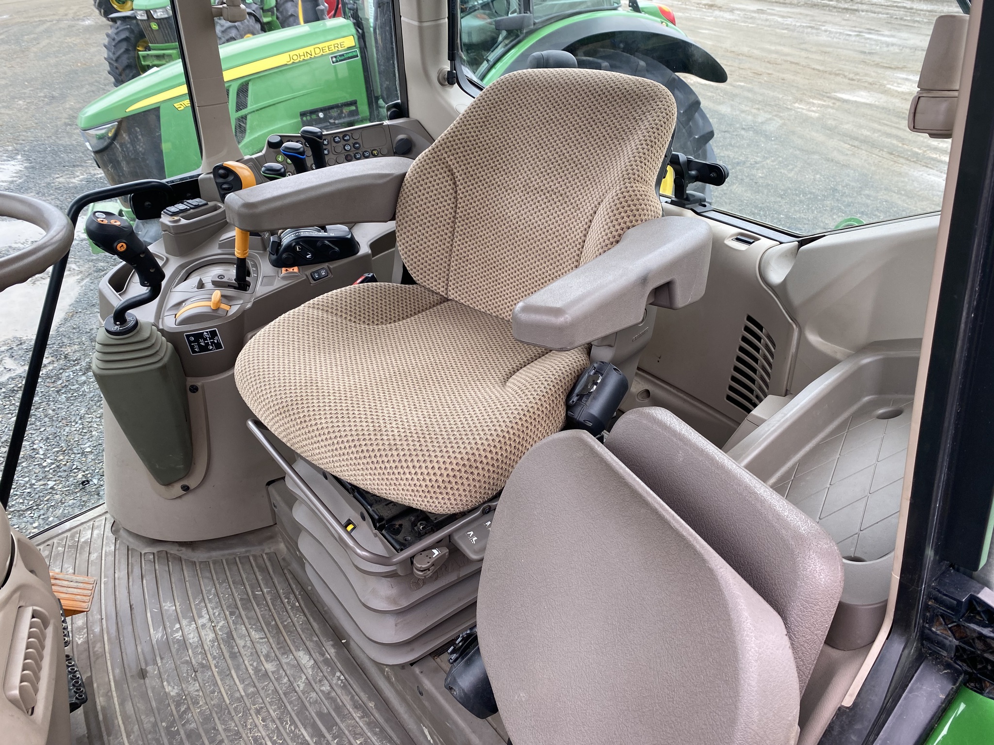 2023 John Deere 6120M Image 13