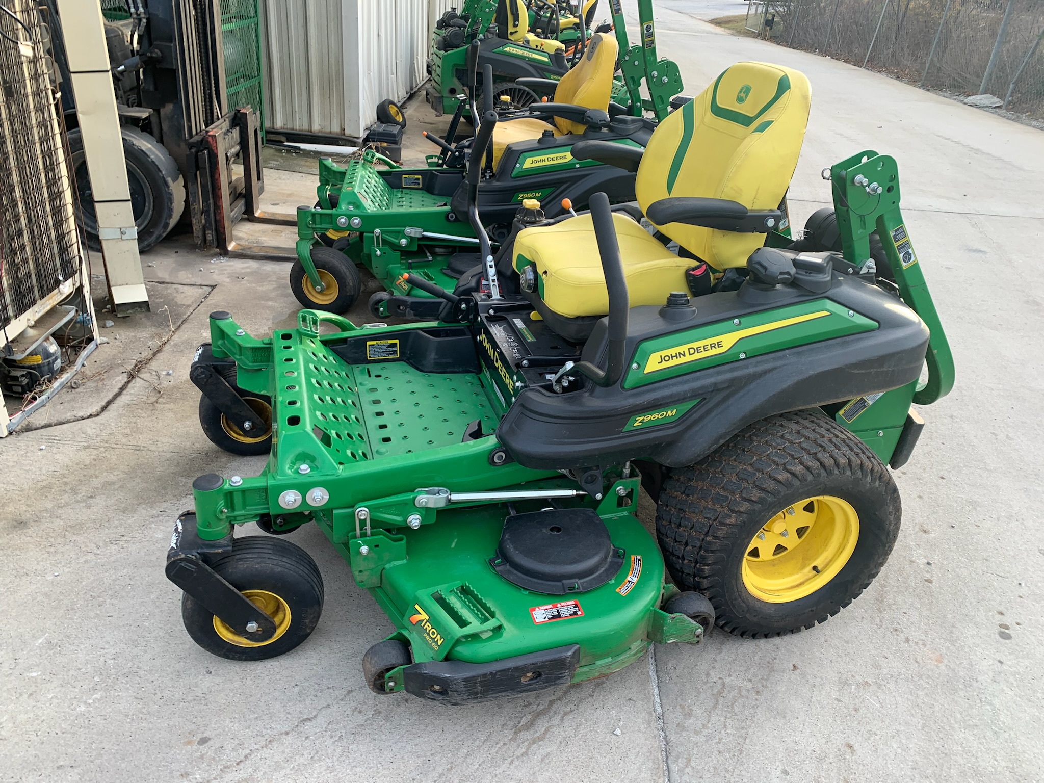 2023 John Deere Z950M Image 1