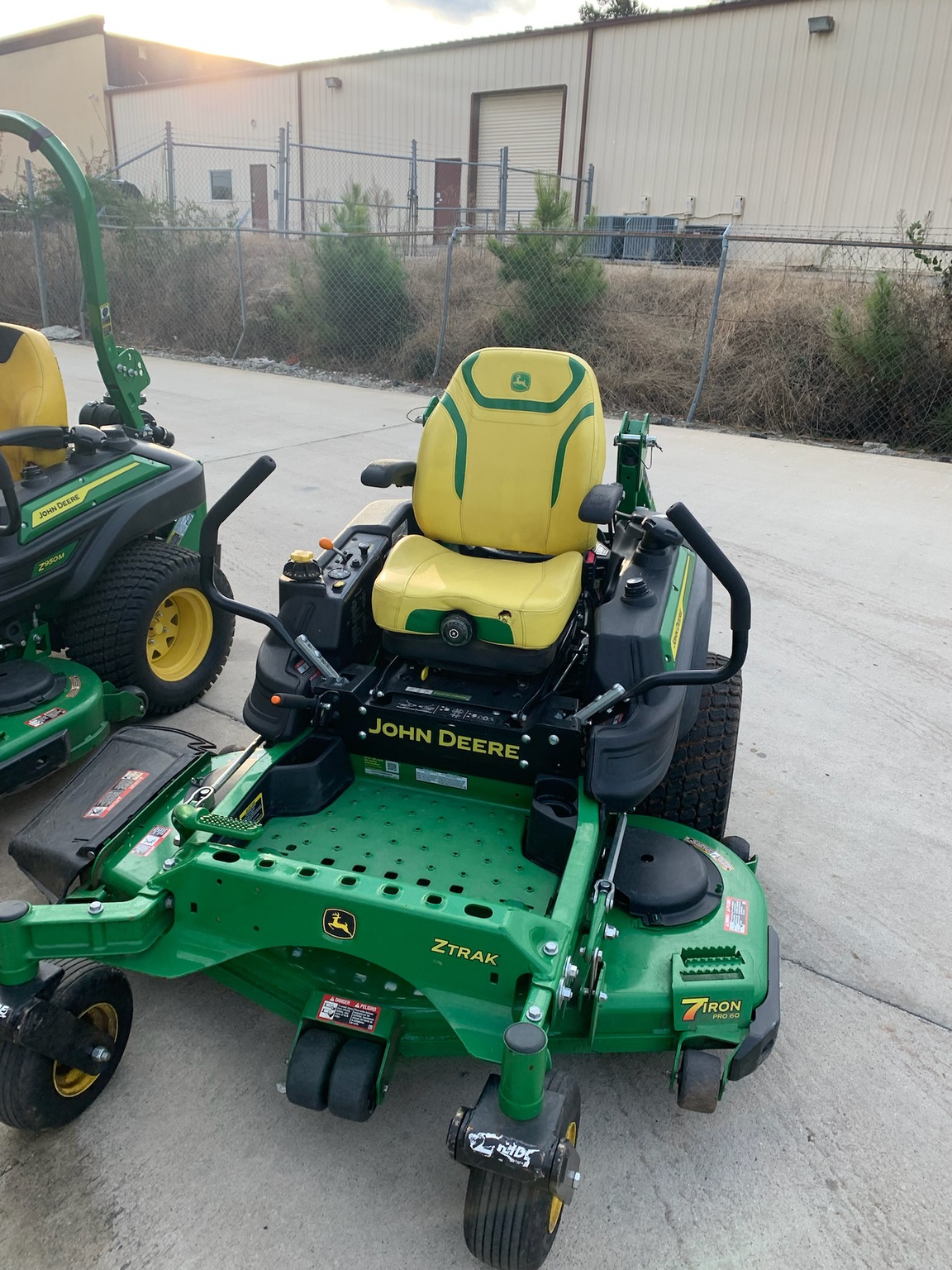 2023 John Deere Z950M Image 2