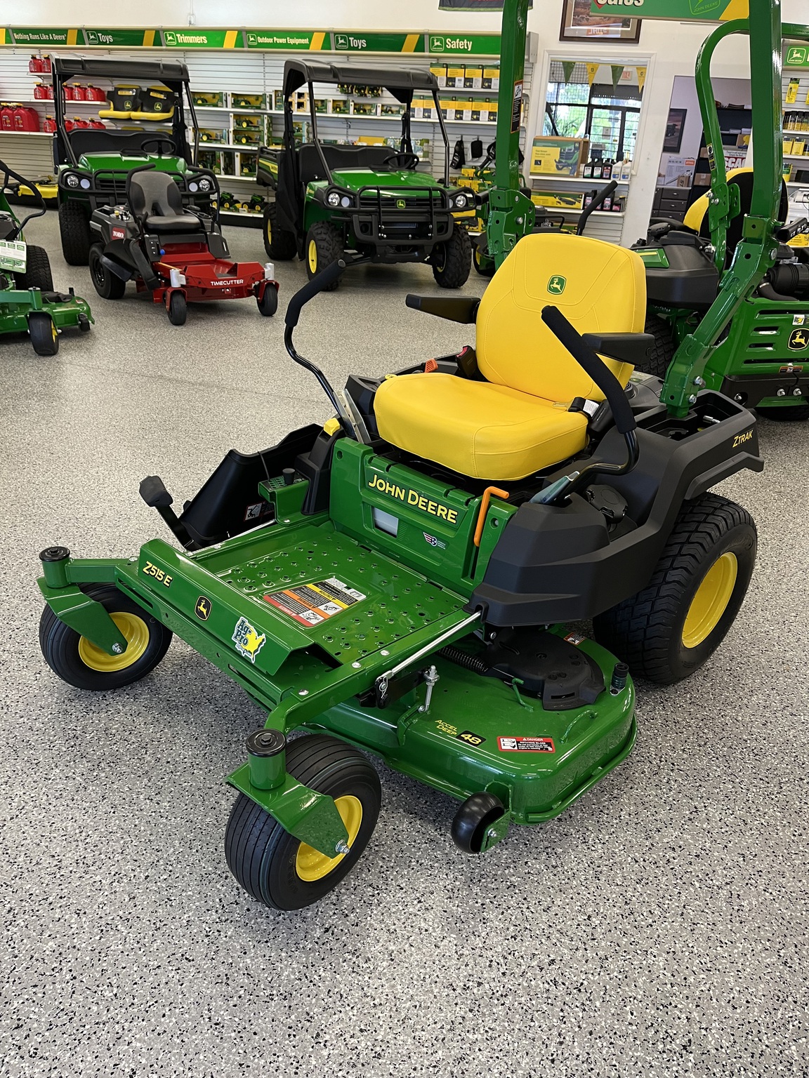 2025 John Deere Z515E Image 2