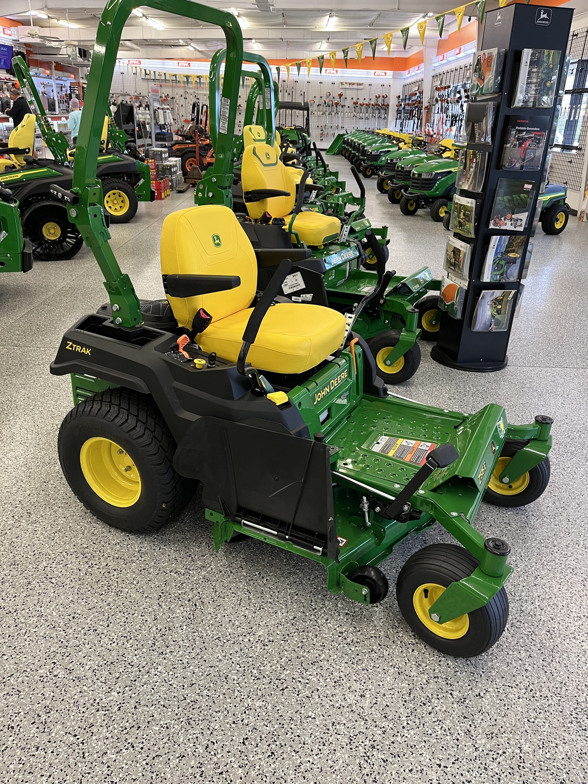 2025 John Deere Z515E Image 1