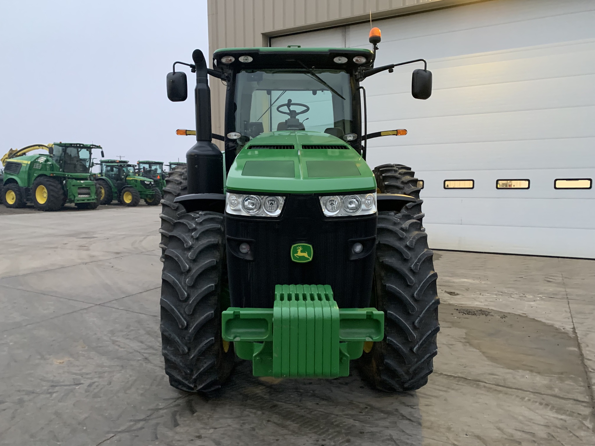 2013 John Deere 8235R Image 8