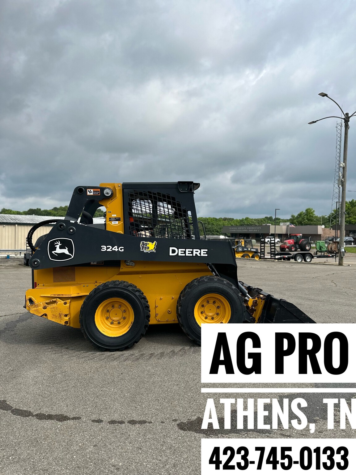 2023 John Deere 324G Image 1