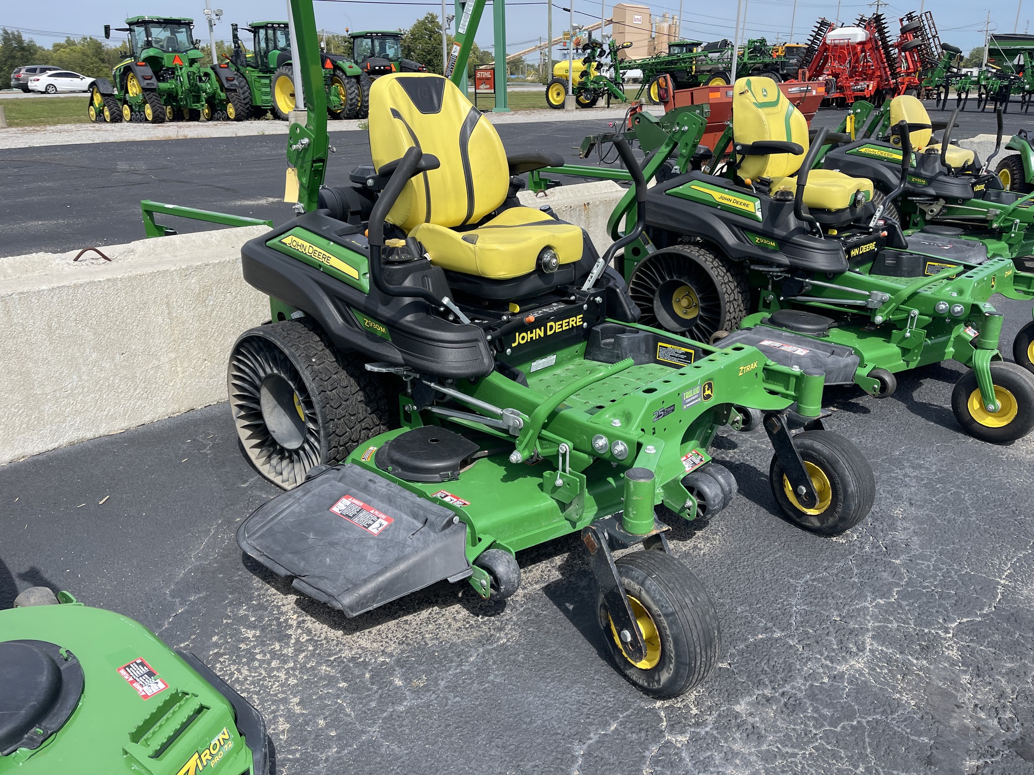 2022 John Deere Z930M Image 8