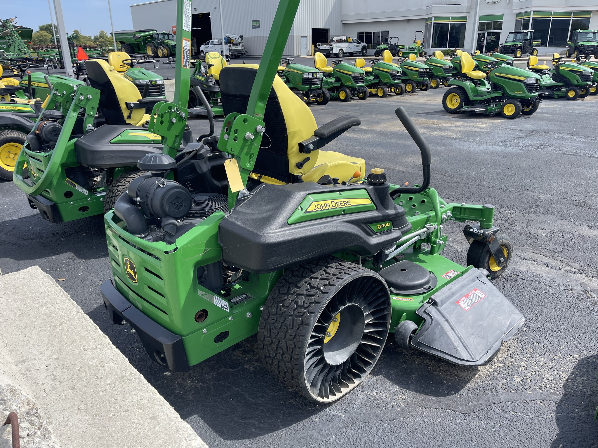 2022 John Deere Z930M Image 9