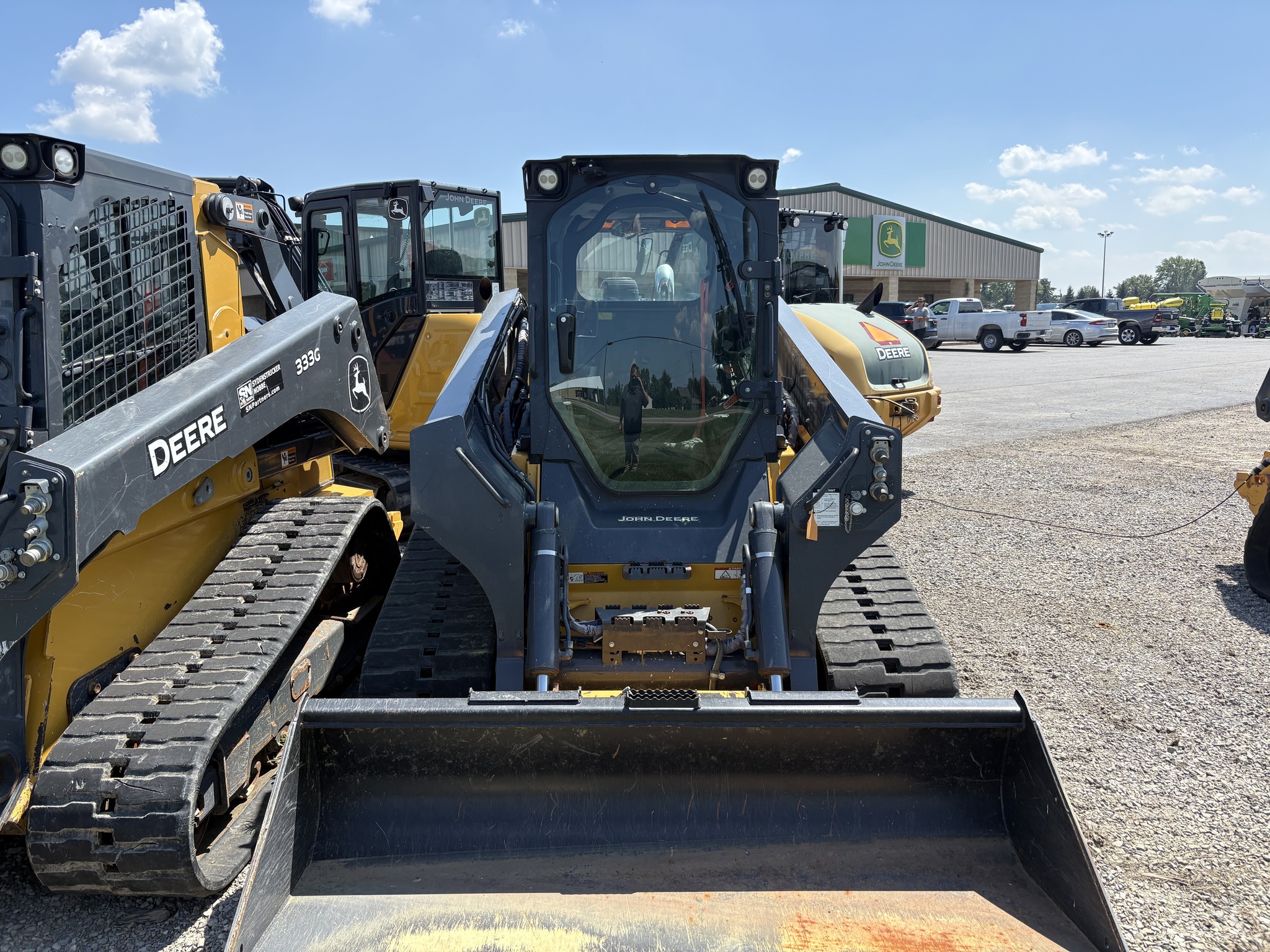 2022 John Deere 333G Image 5