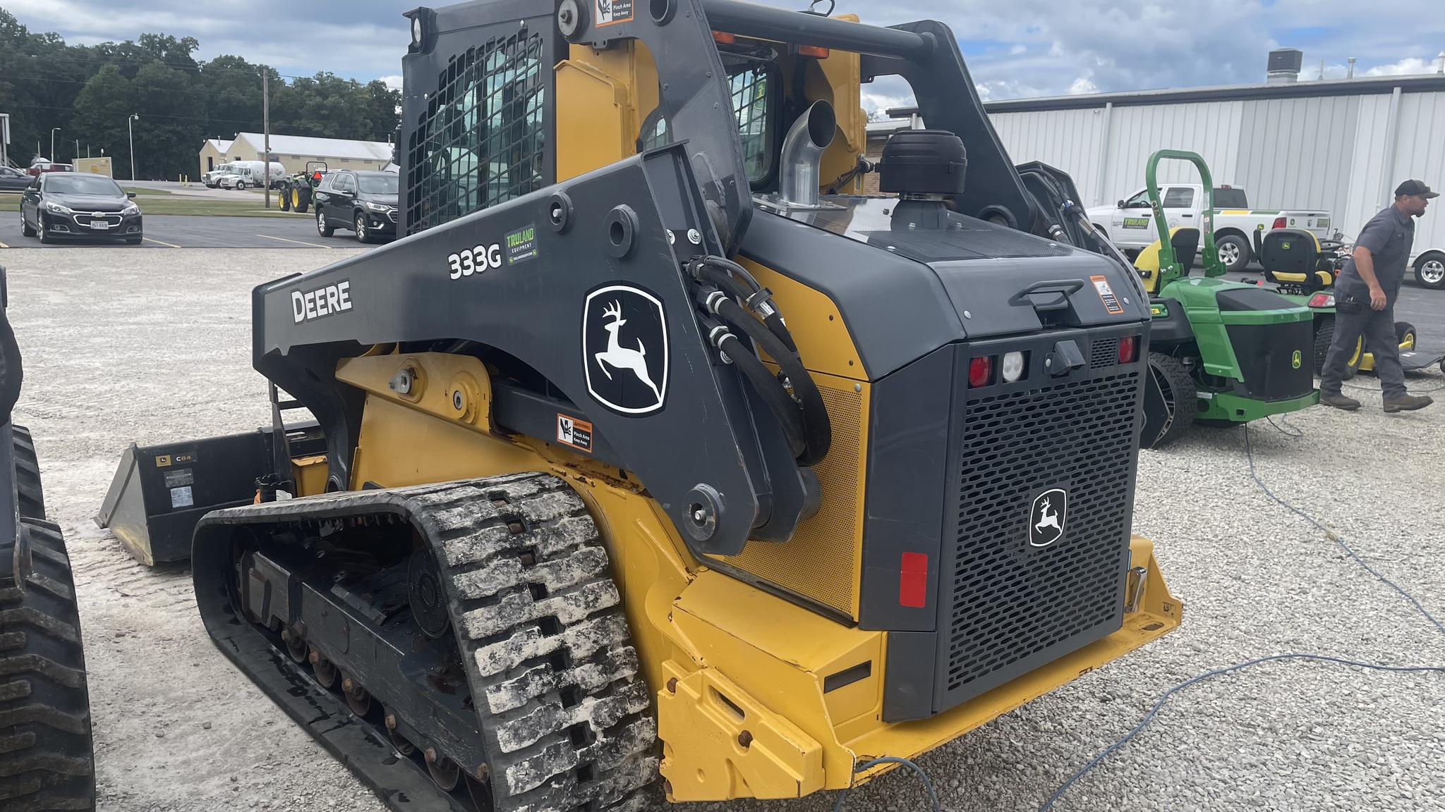 2022 John Deere 333G Image 6