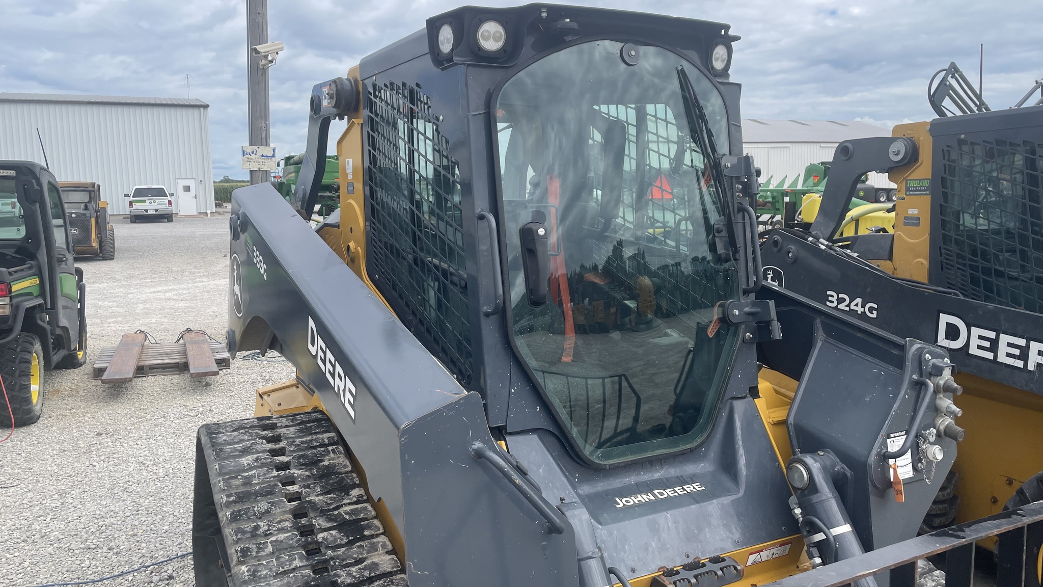 2022 John Deere 333G Image 9