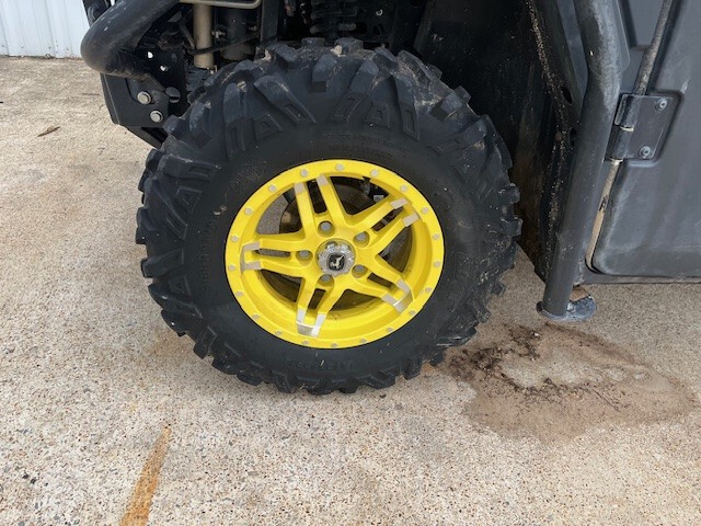  2020 John Deere XUV 835R at Heritage Tractor in West Plains, MO