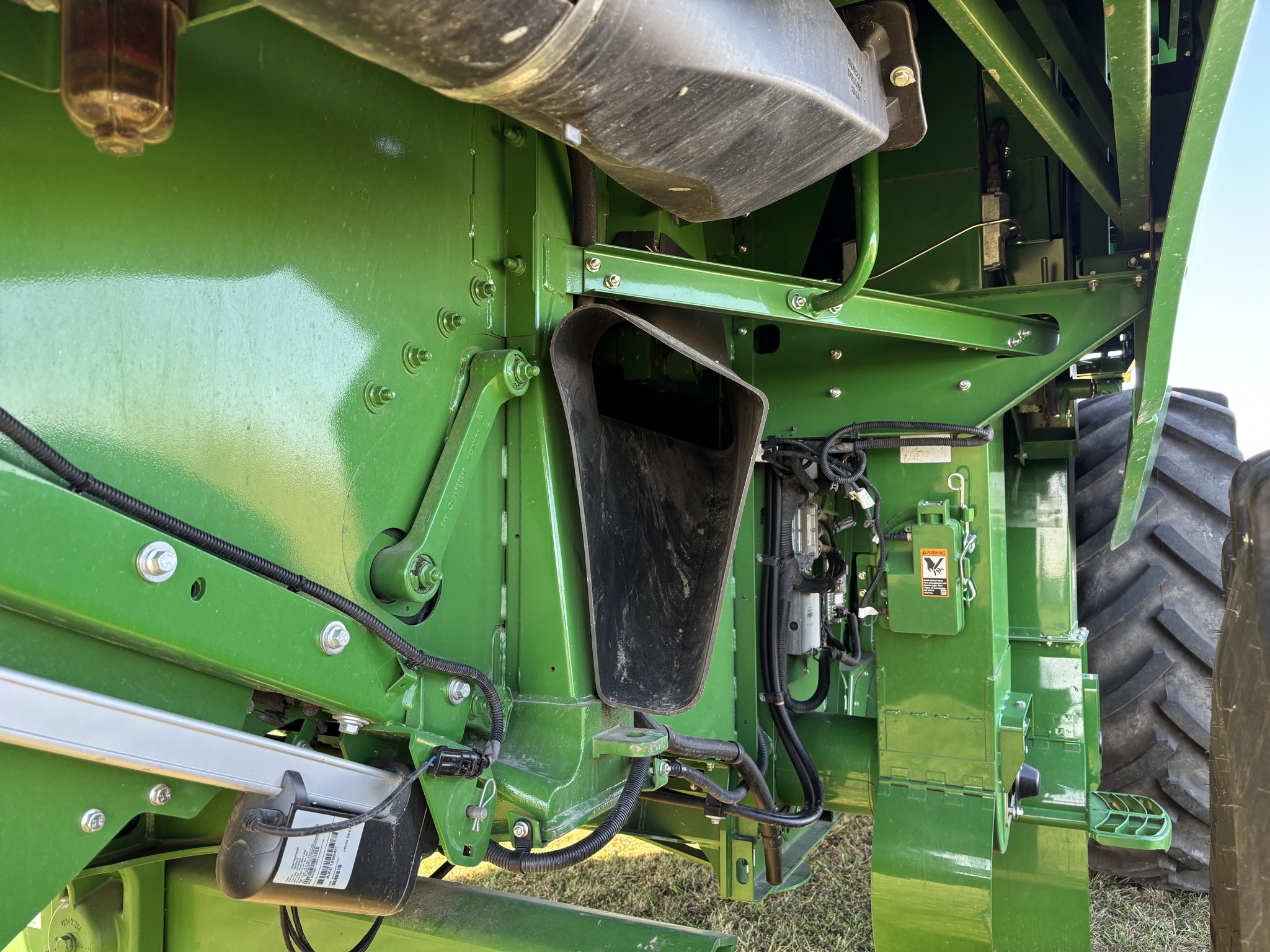  2024 John Deere S780 at Heritage Tractor in Monmouth, IL