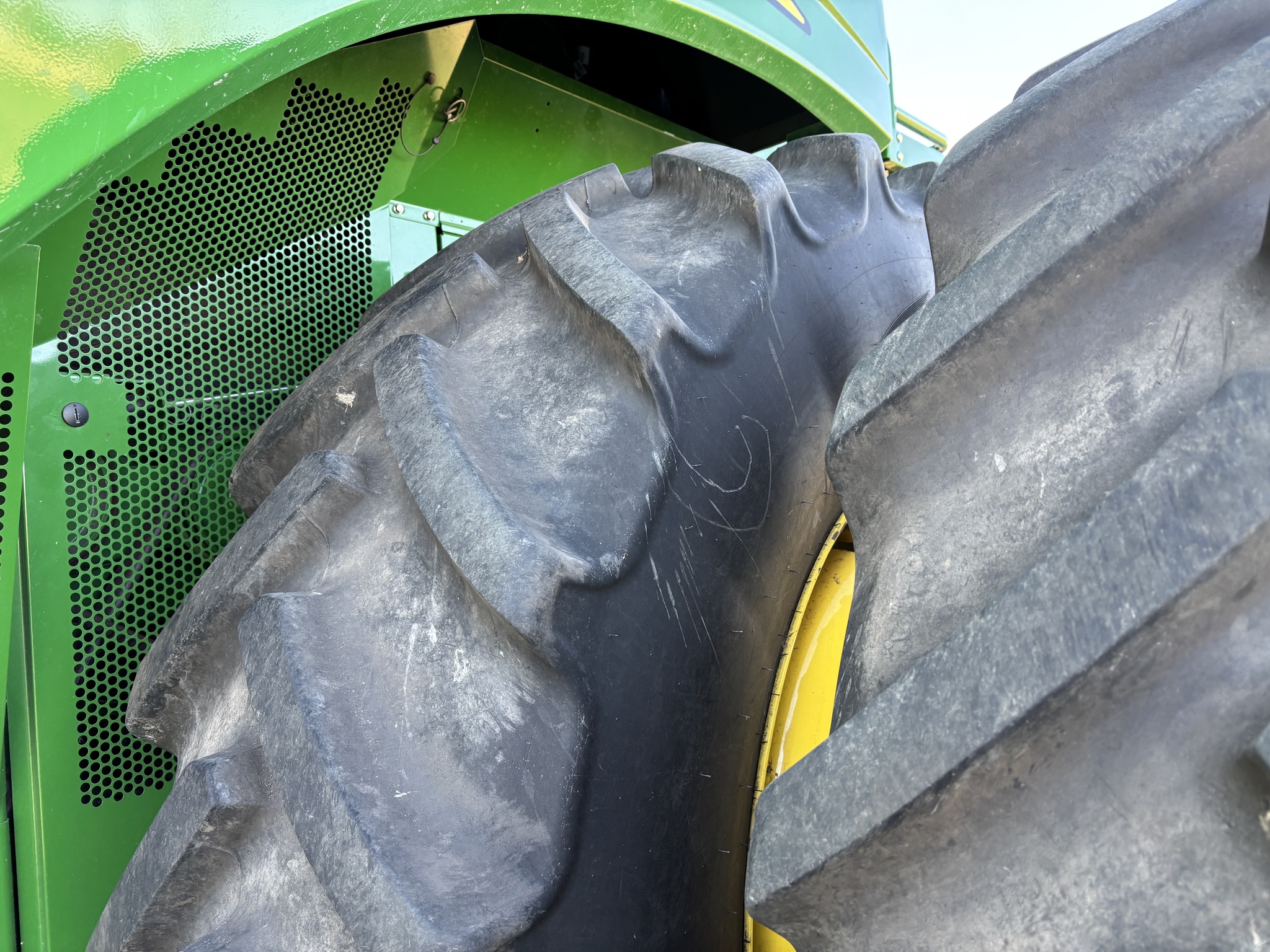  2024 John Deere S780 at Heritage Tractor in Monmouth, IL