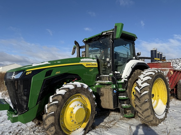 Photo of 2024 John Deere 8R 250