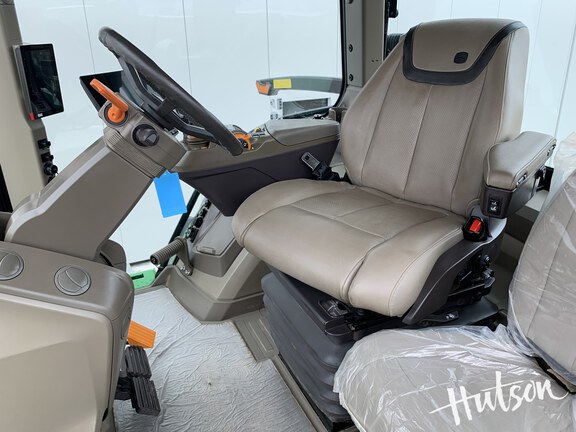 Photo of 2024 John Deere 8R 250